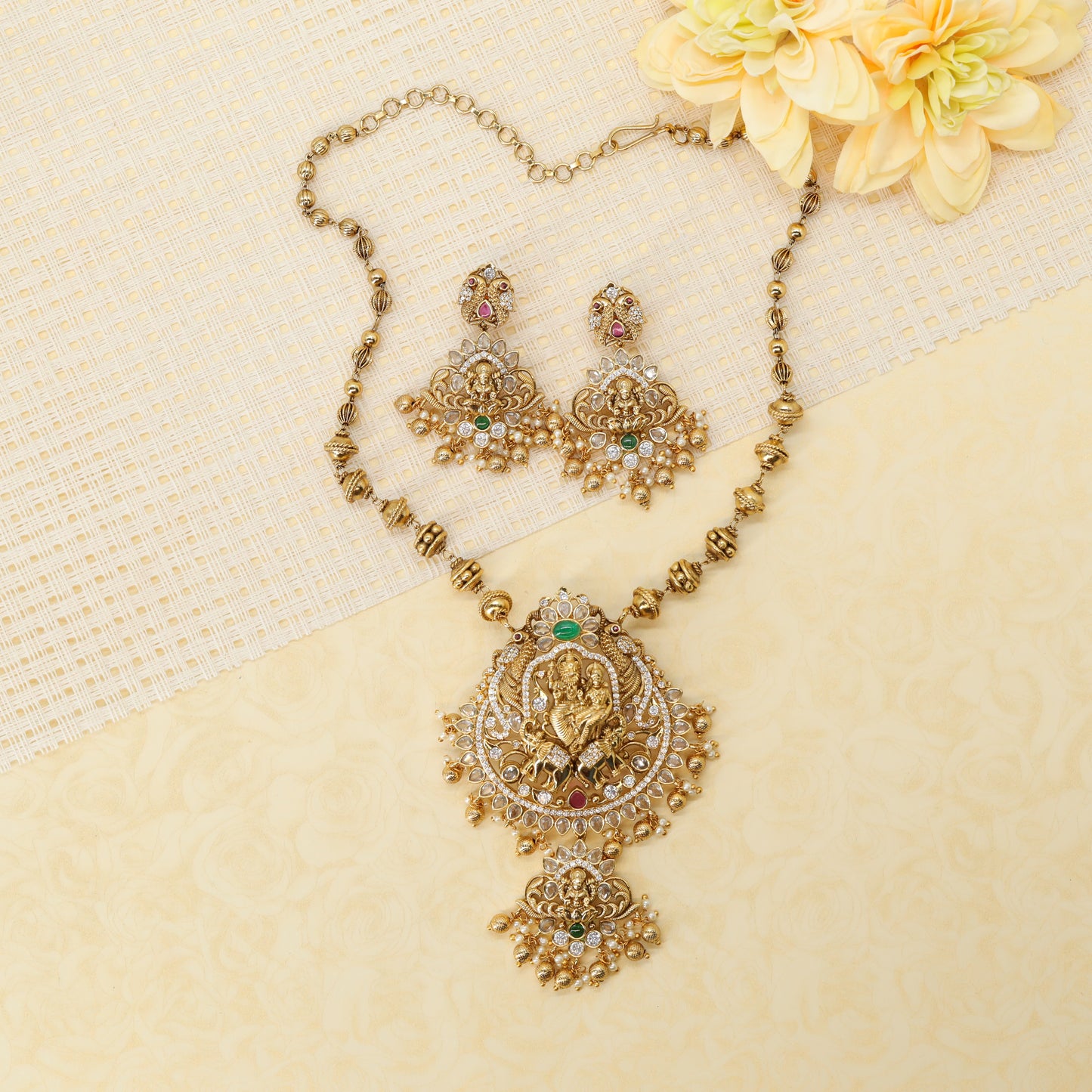 Antique Chain Pendant  X106645
