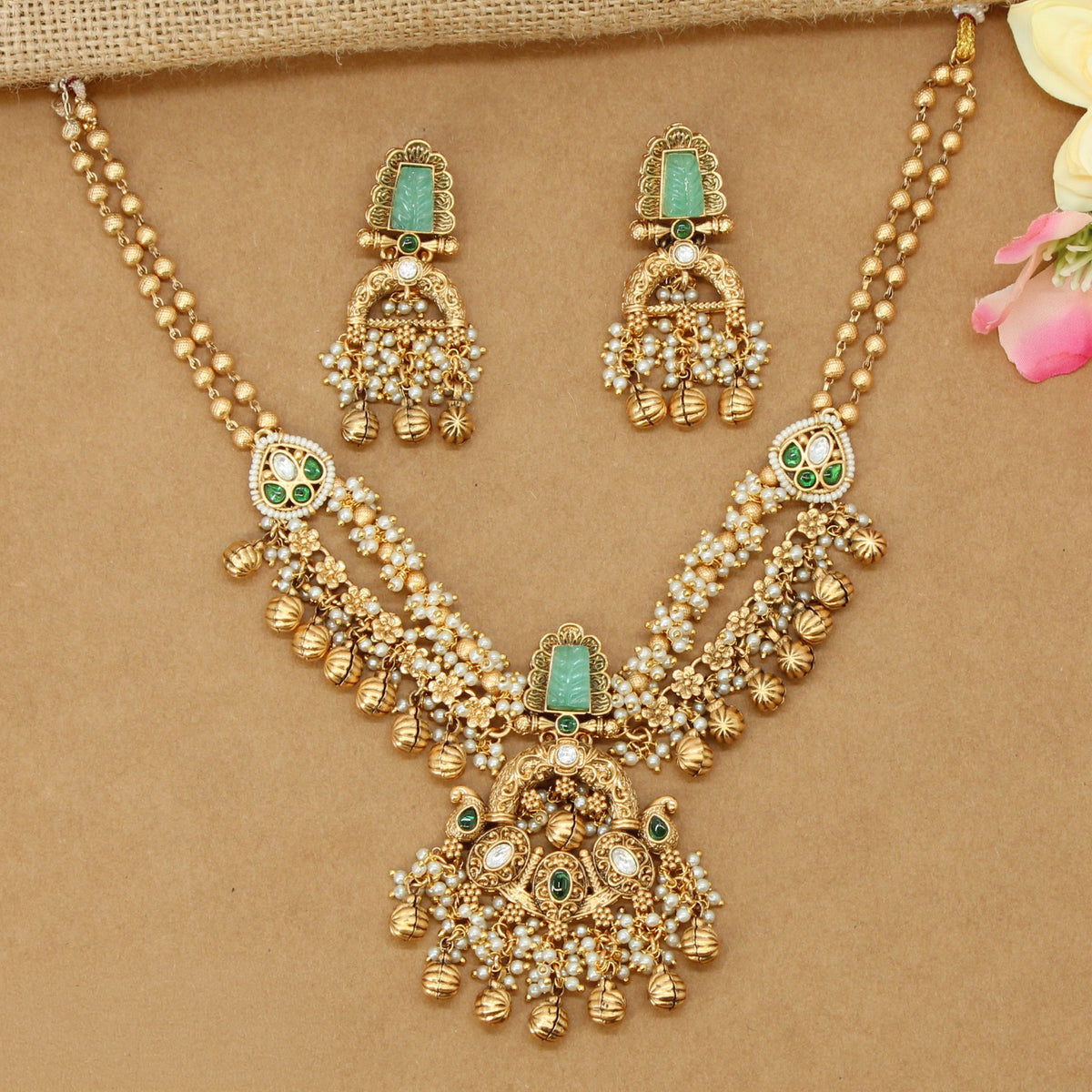 Designer Kundan Necklace With Elaborate Pearl Accents