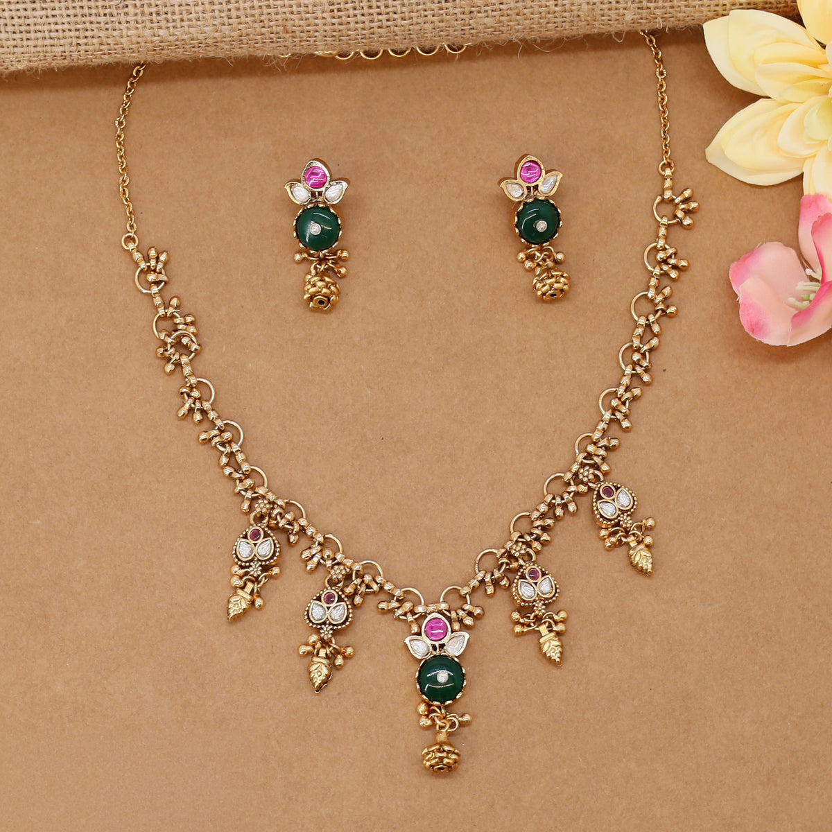 Traditional Kundan Necklace With Delicate Floral Links