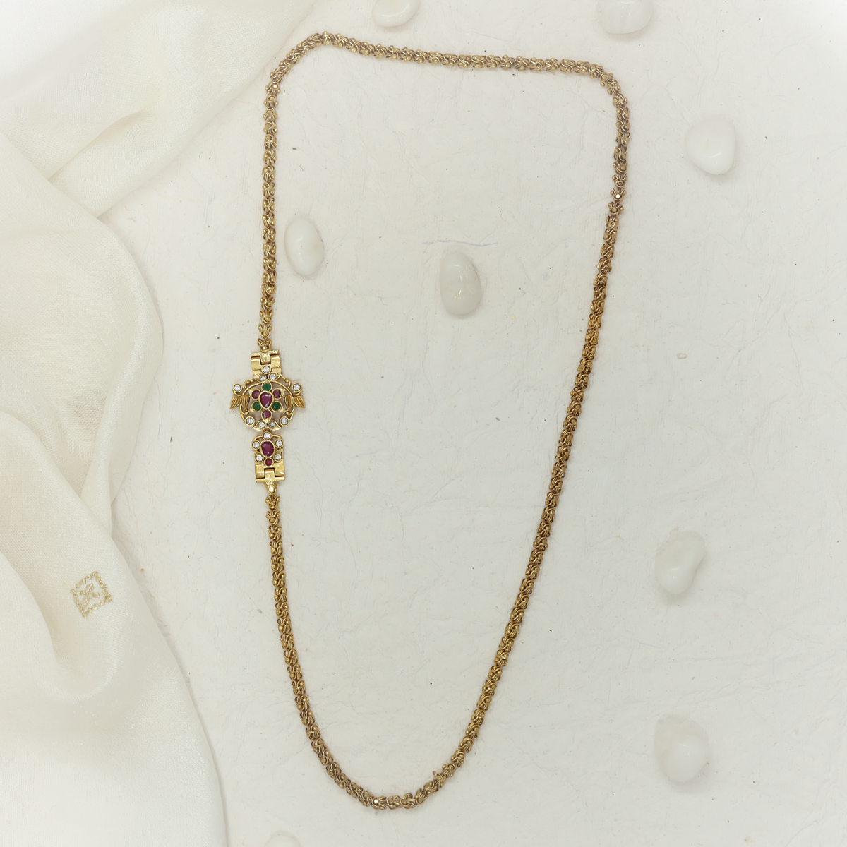 Traditional Antique Mope Chain with Decorative Centrepiece