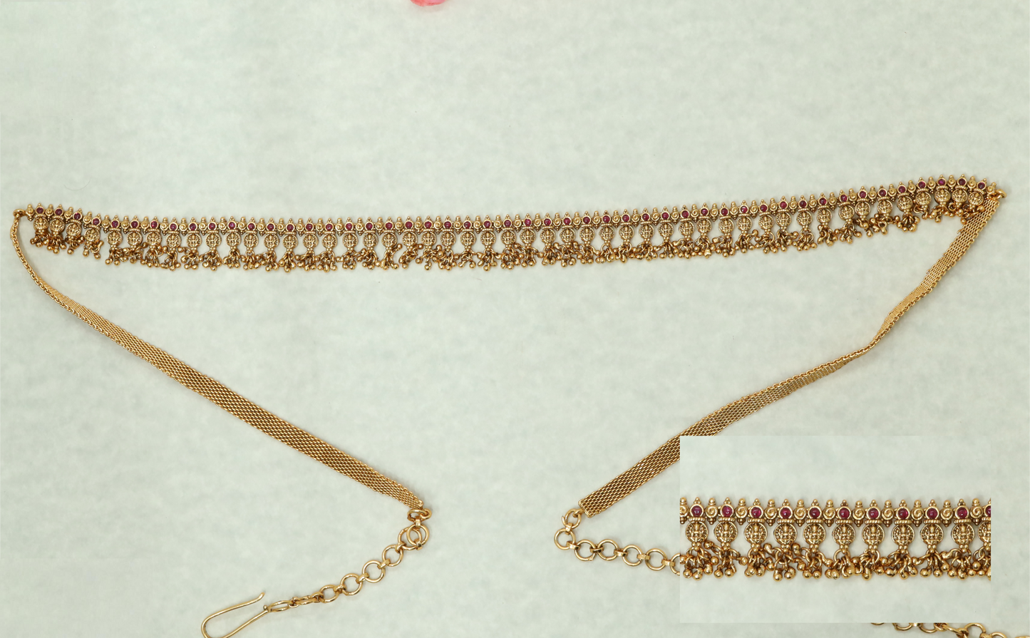 Decorative Row Waist Belt with Repeating Circular Links and Drop Border
