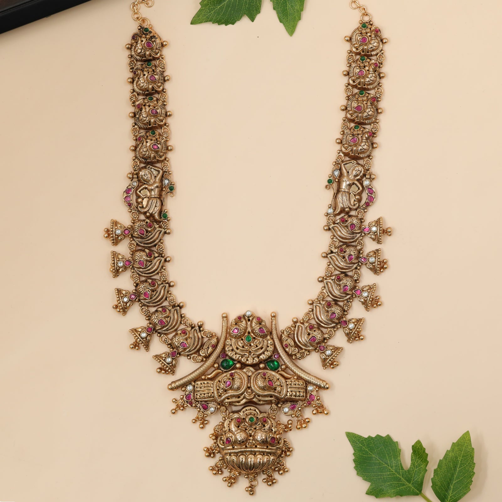 Grand Sculpted Medallion Long Haara