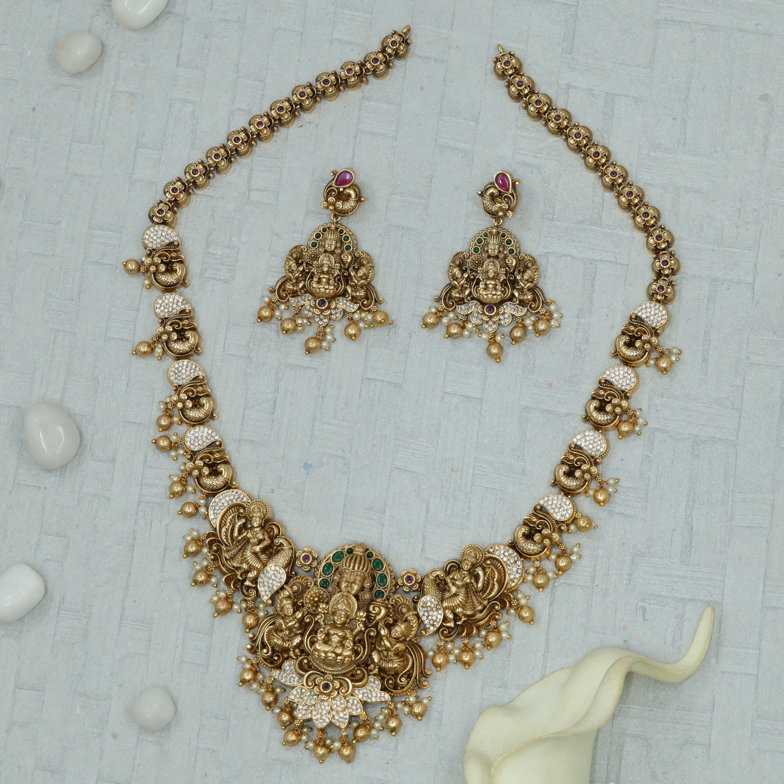Aishwarya Devi Antique Long Haara