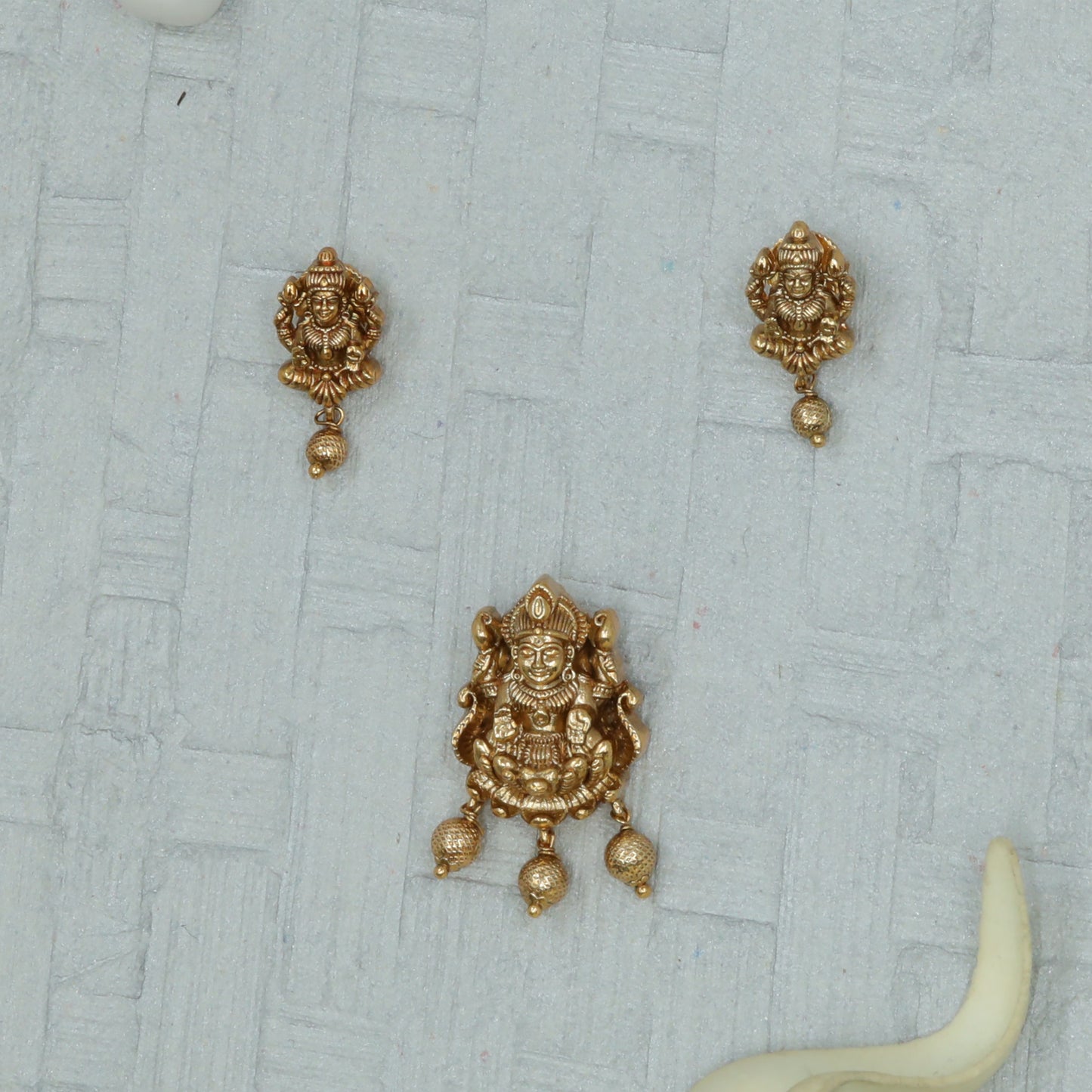 Antique Goddess Lakshmi Pendant Set