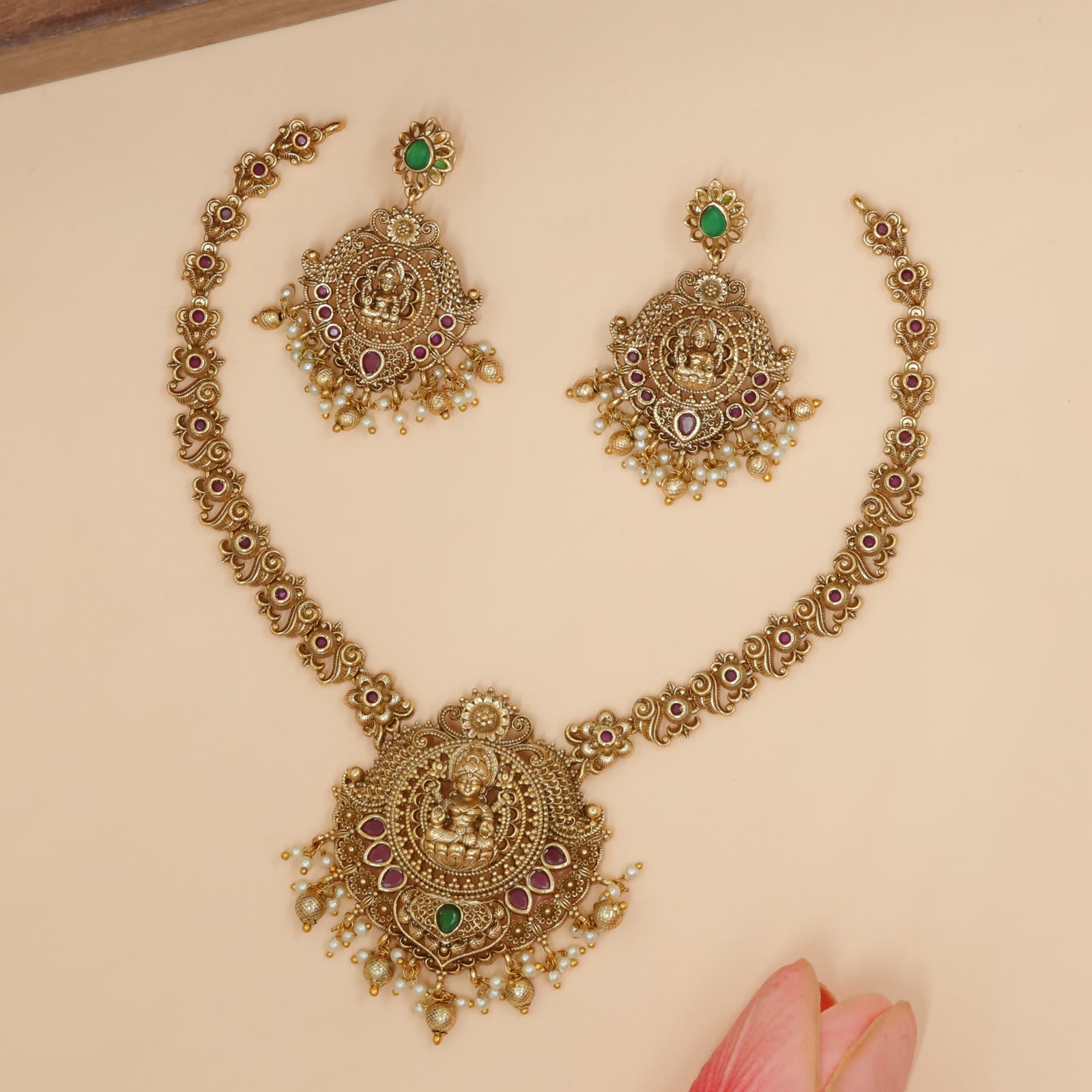 Antique Circular Lakshmi Medallion Necklace Set