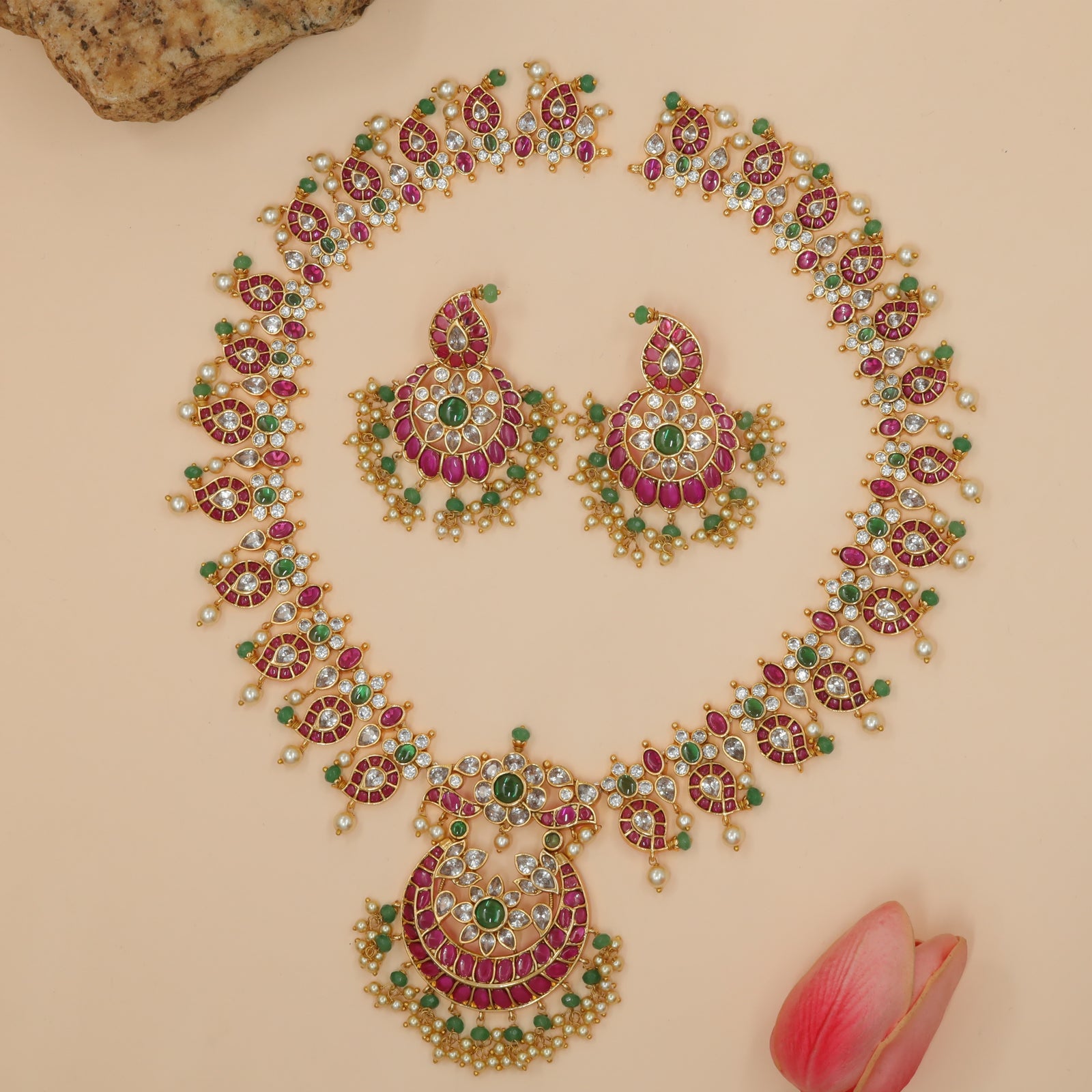 Antique Kundan Necklace with Paisley Motif