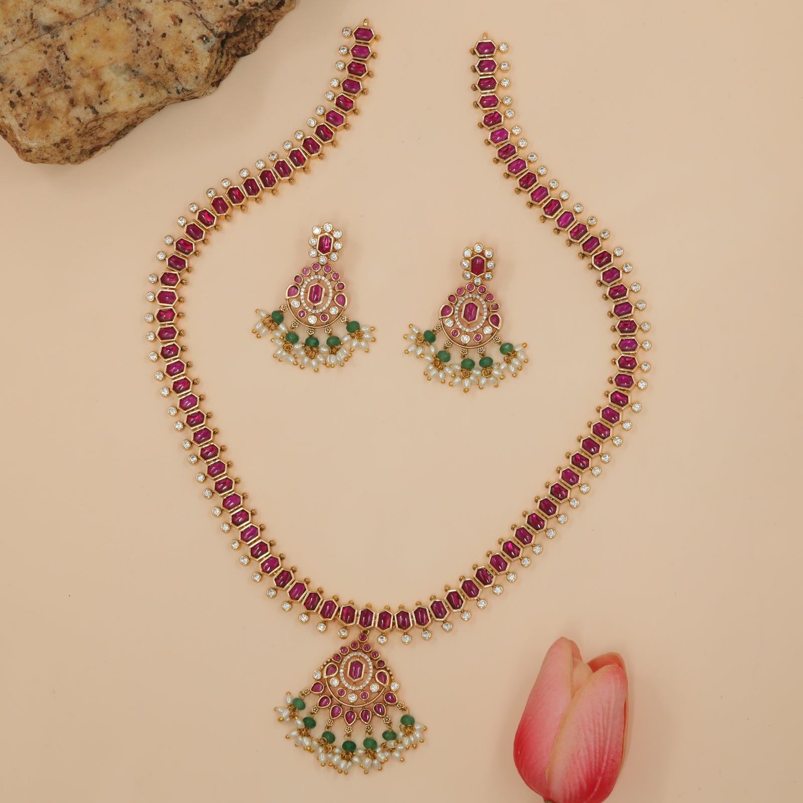 Minimal Temple Long Haara with Continuous Hexagon Motif and Statement Drop