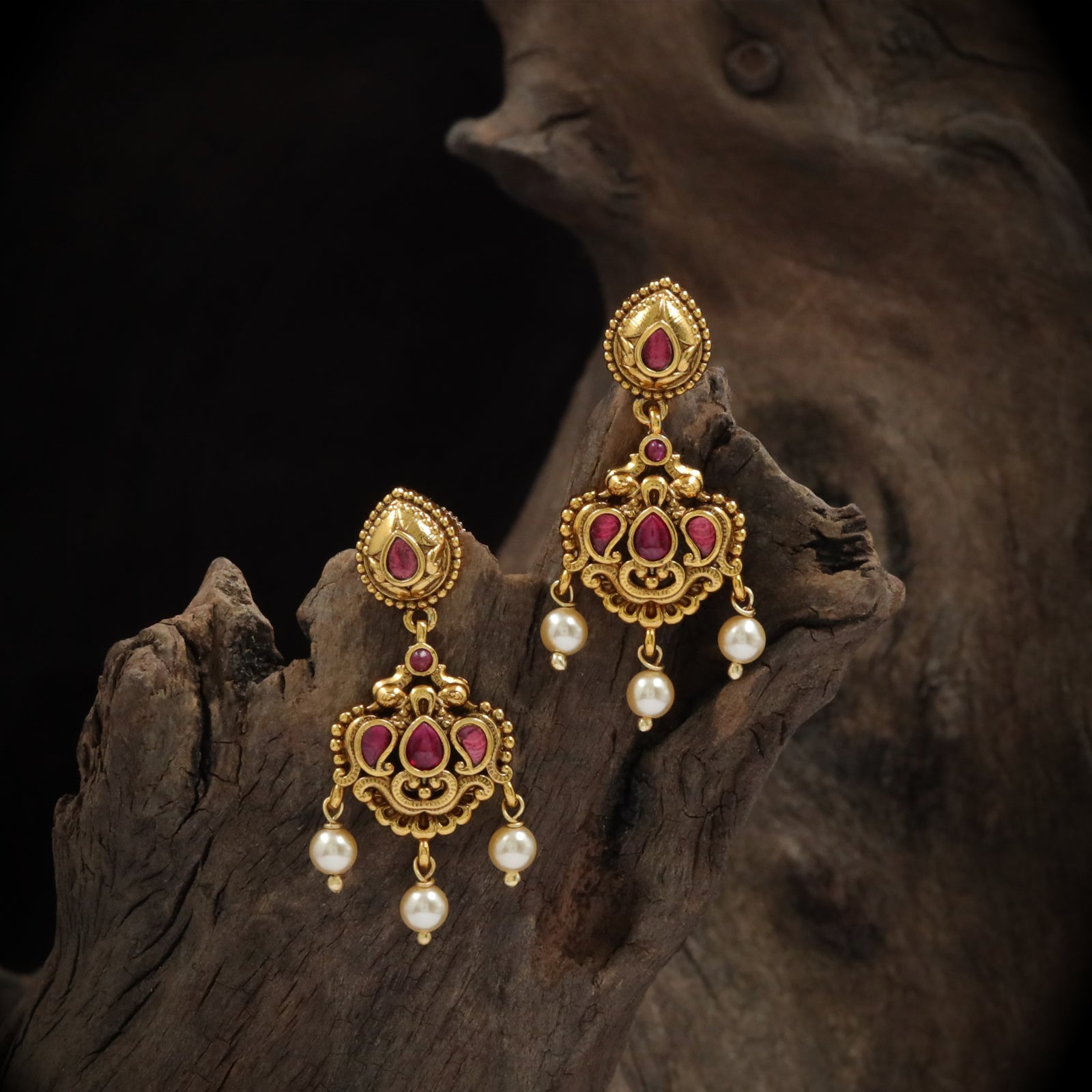 Sindura Pearl Trail Hangings