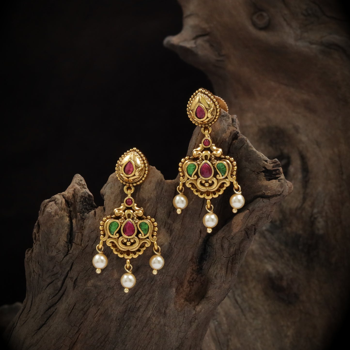 Sindura Pearl Trail Hangings