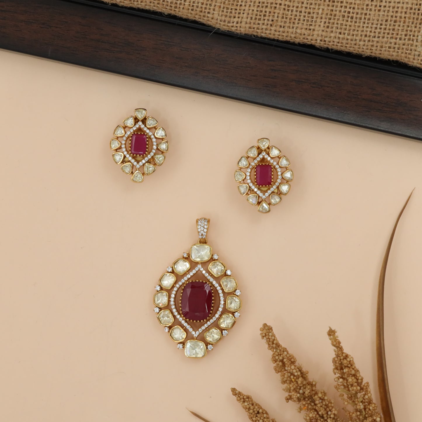 Framed Centerstone Pendant Set