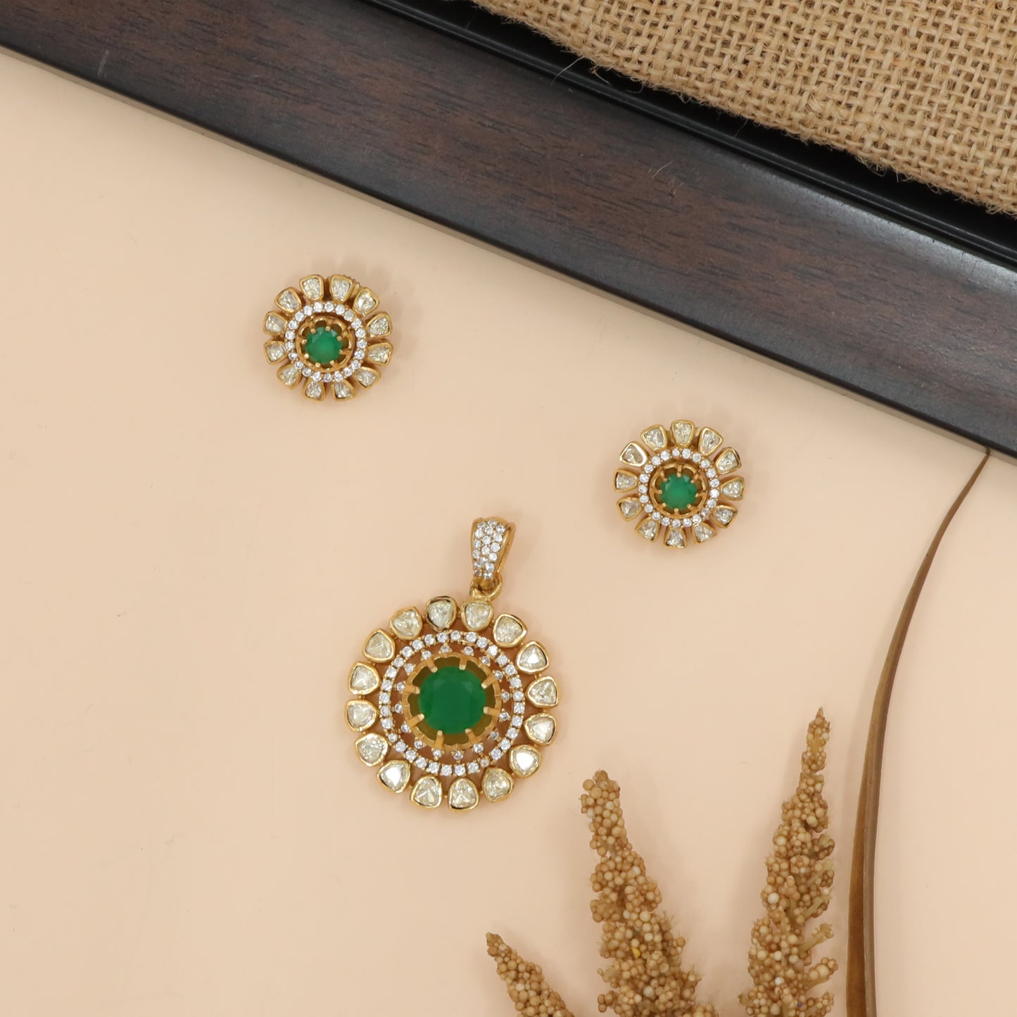Sunburst Frame Pendant Set