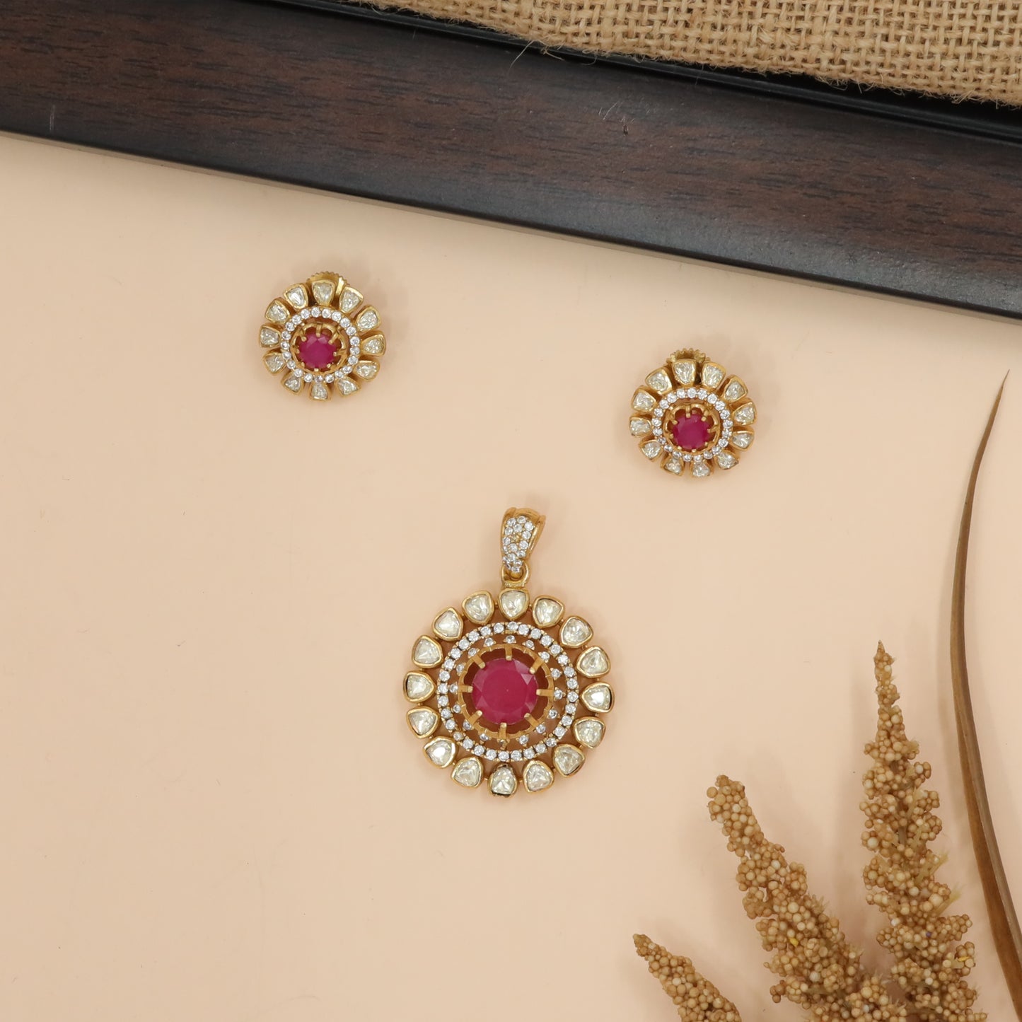 Sunburst Frame Pendant Set