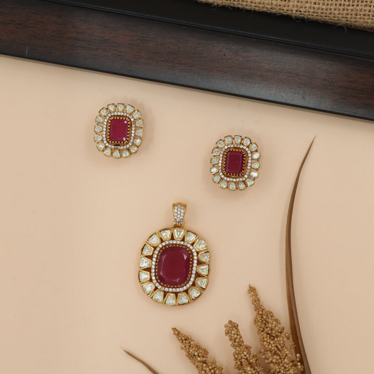 Oval Center Pendant Set