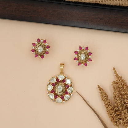 Sunburst Motif Pendant Set