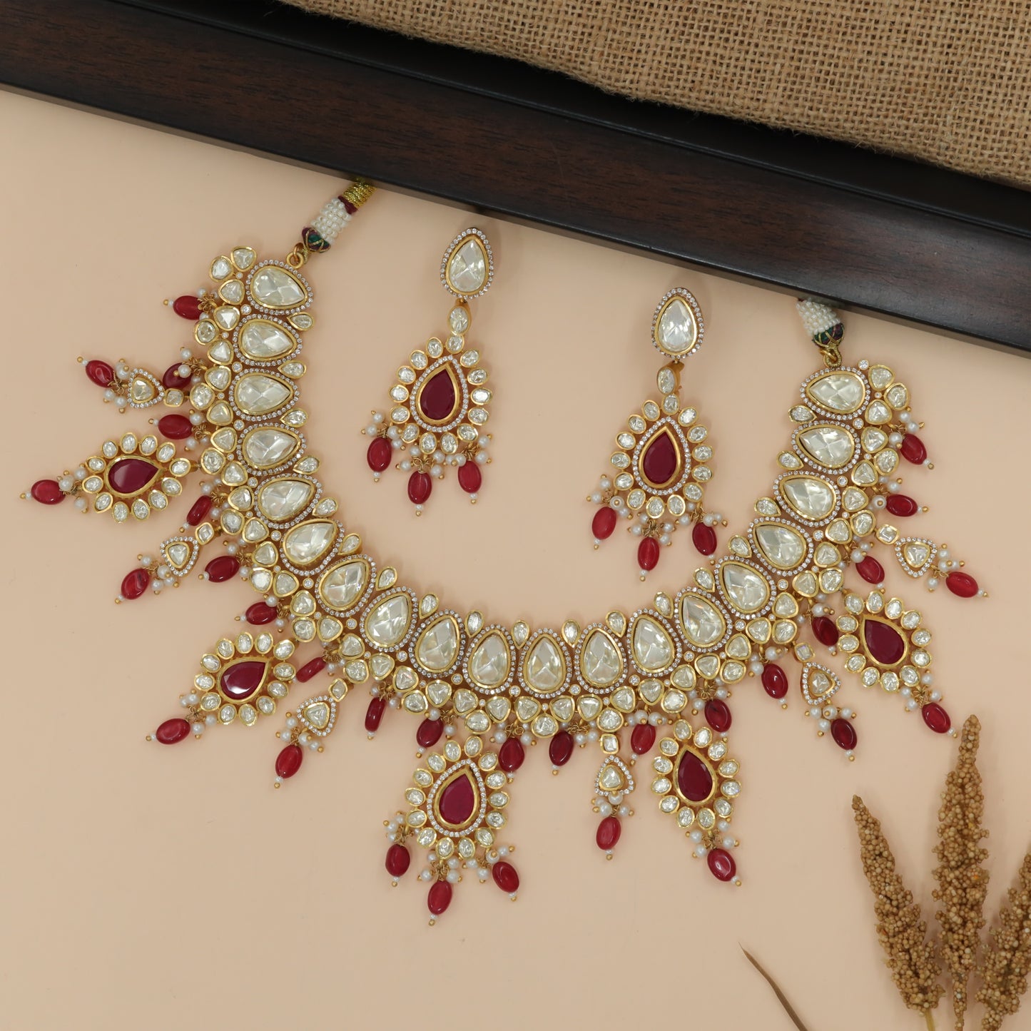 Teardrop Crest Collar Necklace Set