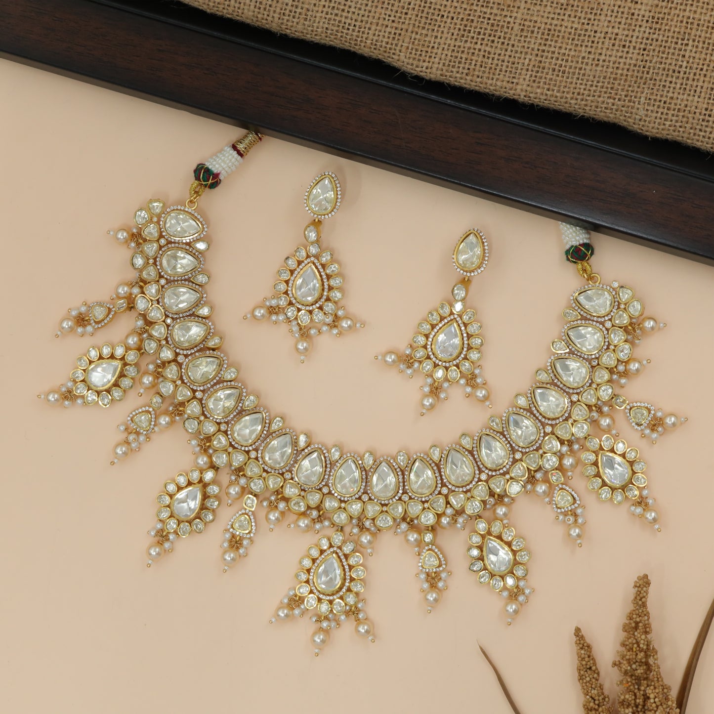 Teardrop Crest Collar Necklace Set