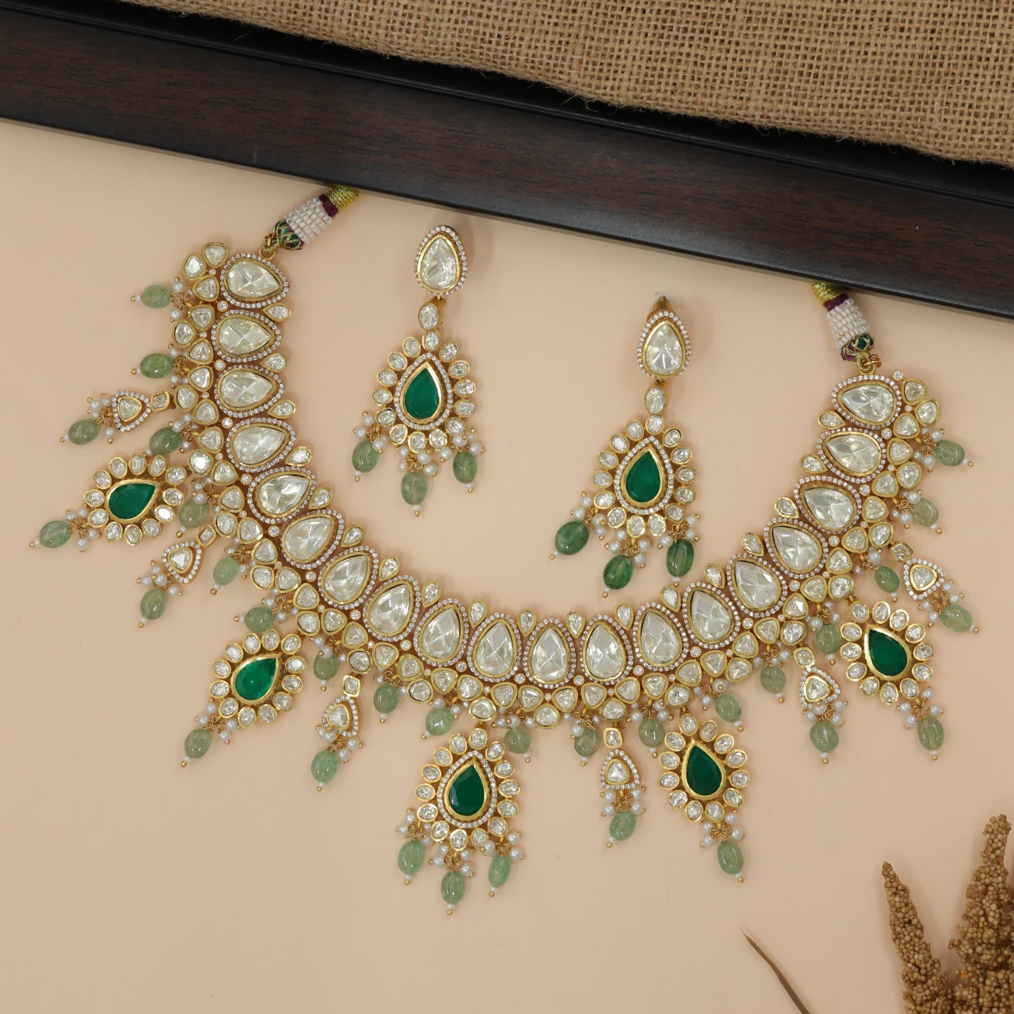 Teardrop Crest Collar Necklace Set