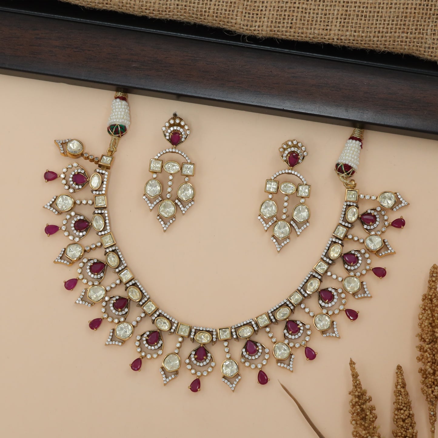 TearDrop Garland Design Stone Necklace Set