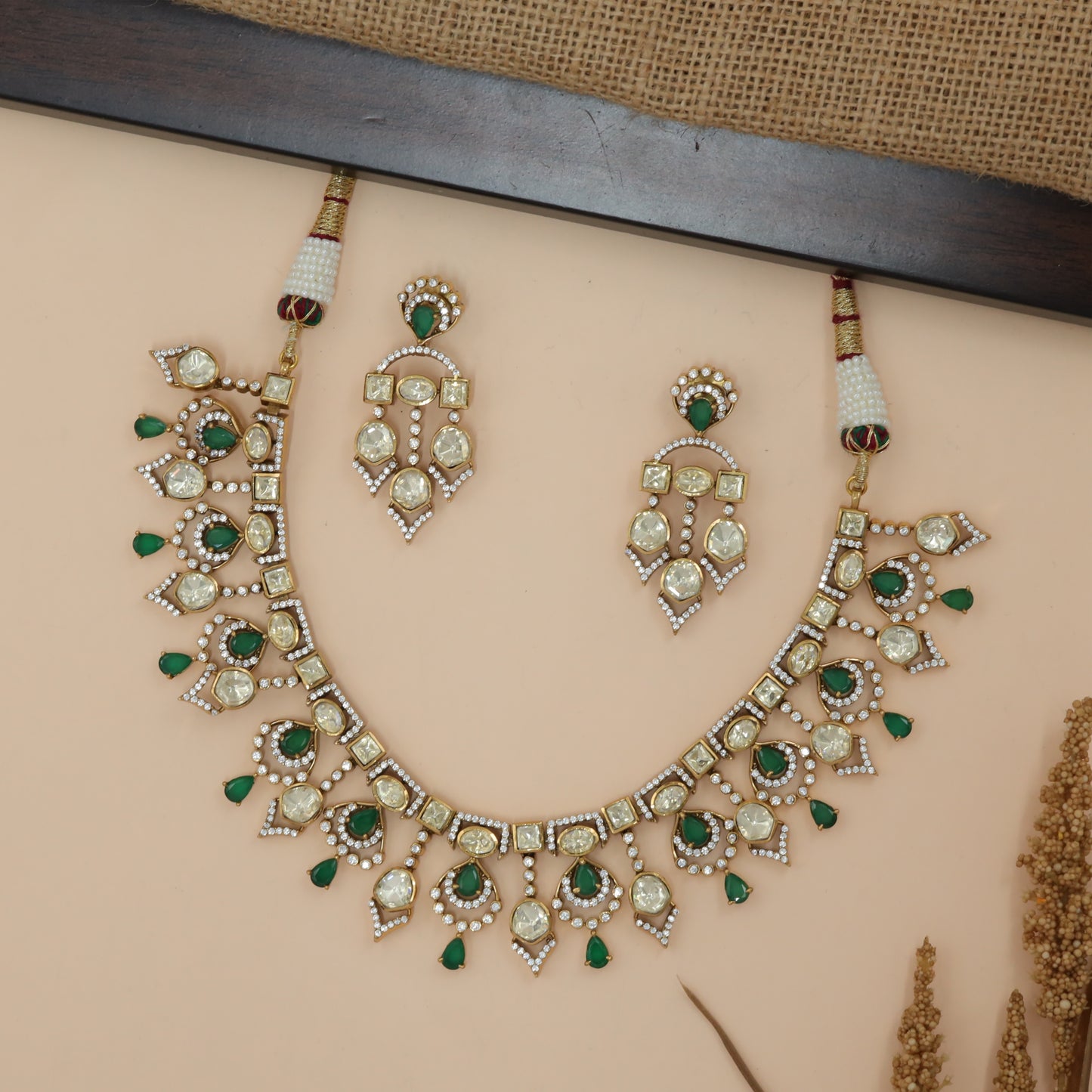 TearDrop Garland Design Stone Necklace Set