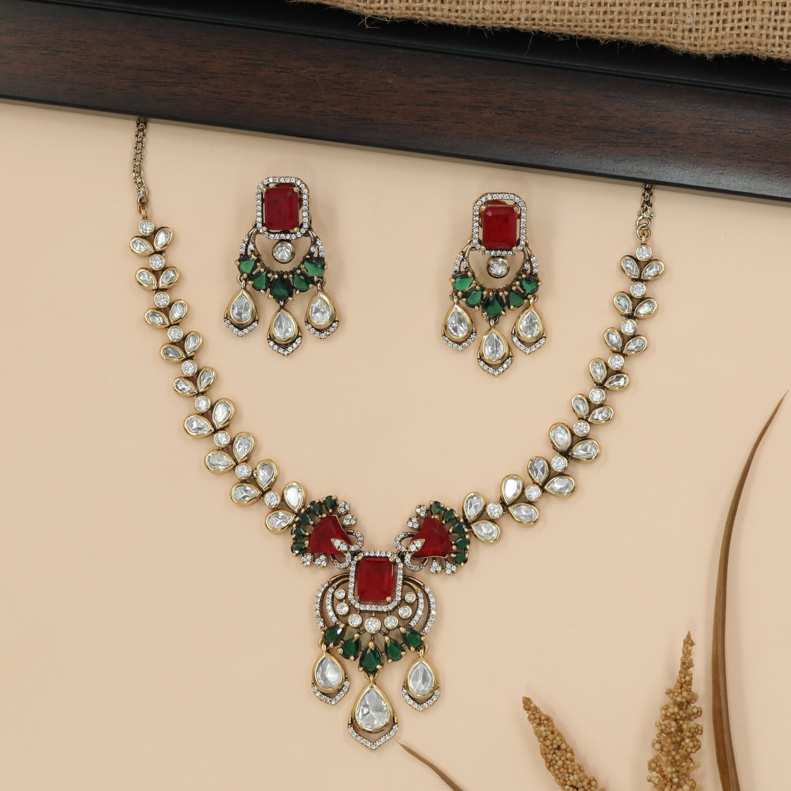 Graceful Kundan Necklace with Drop Detailing