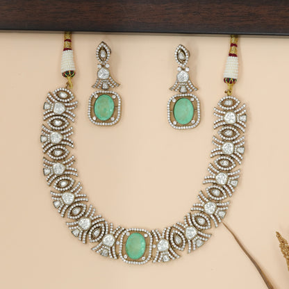Structured Necklace with Repeating Eye-Shaped Motif Construction