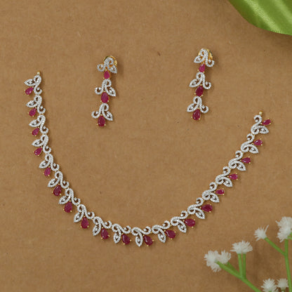 Flowing Necklace with Interlinked Vine Motifs and Drop Edge