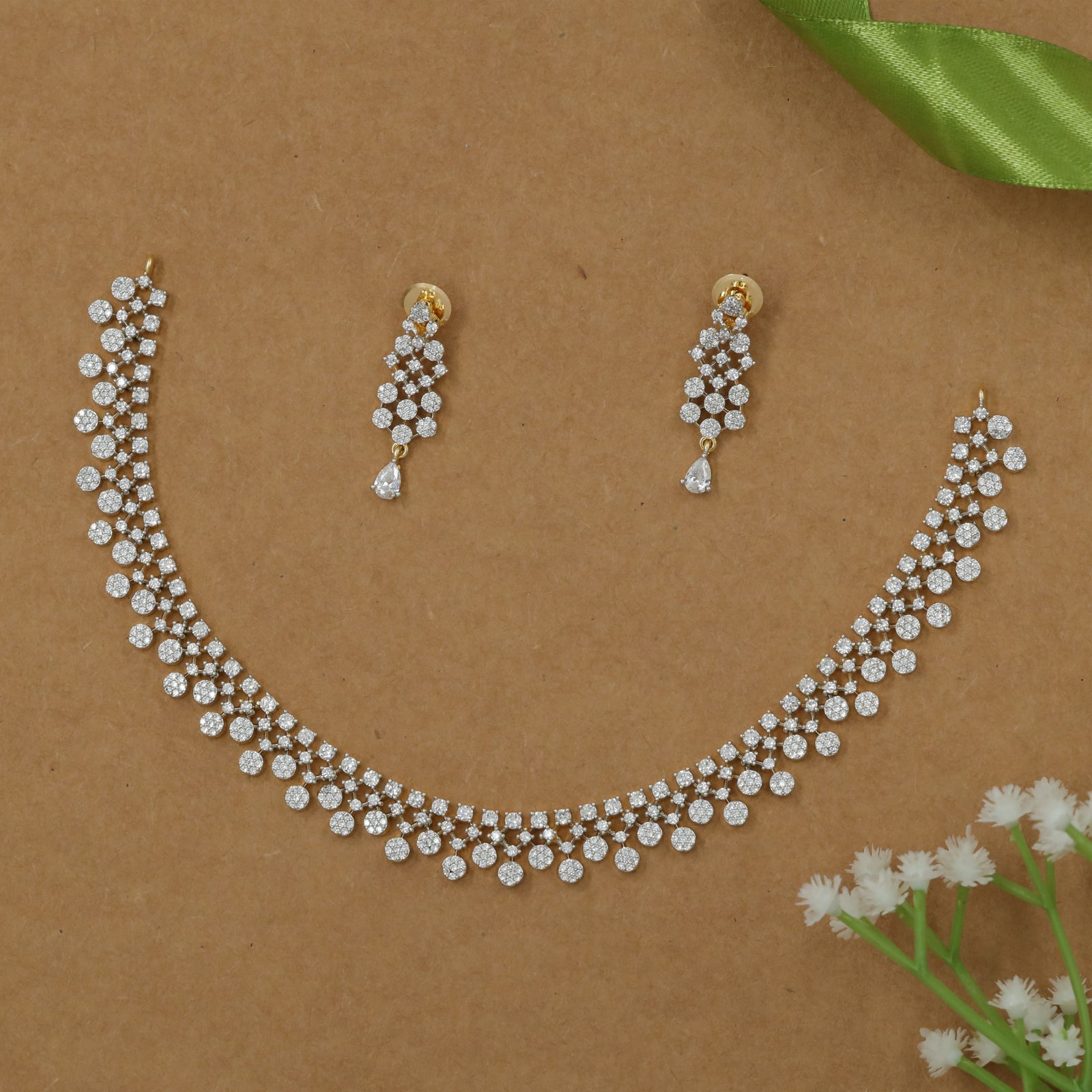 Structured Necklace with Graduated Circular Link Bands
