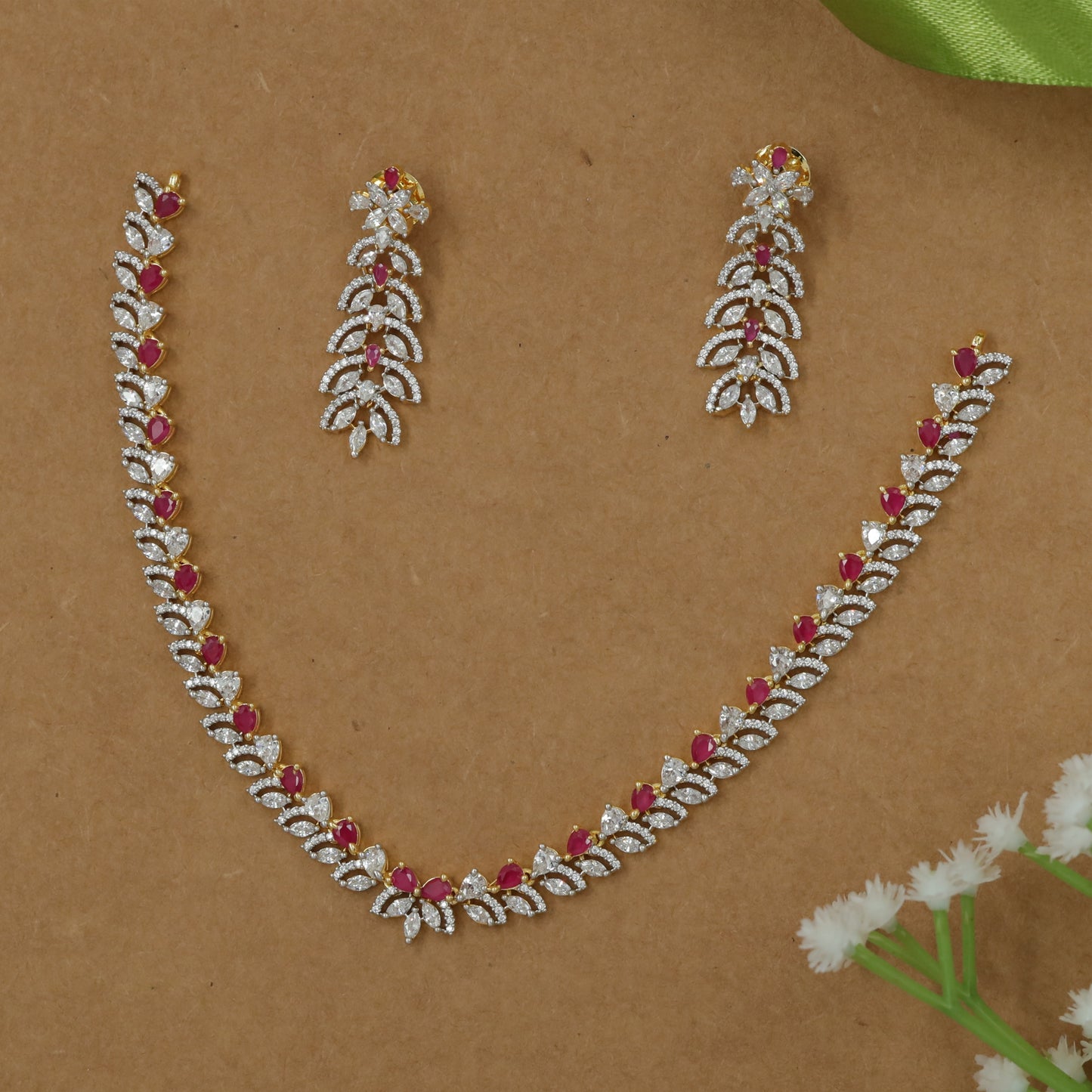 Elegant Necklace with Curved Leaf Alignment