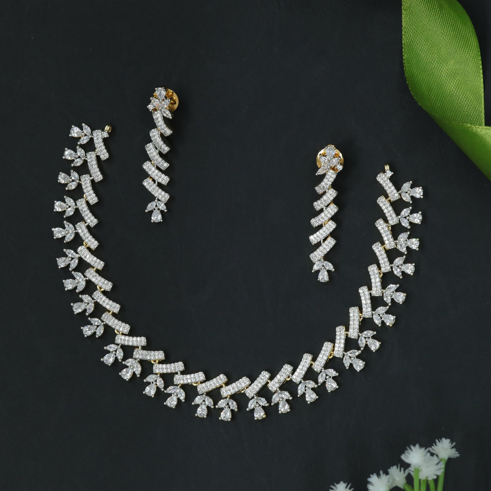 Zigzag Leaf Cascade Necklace