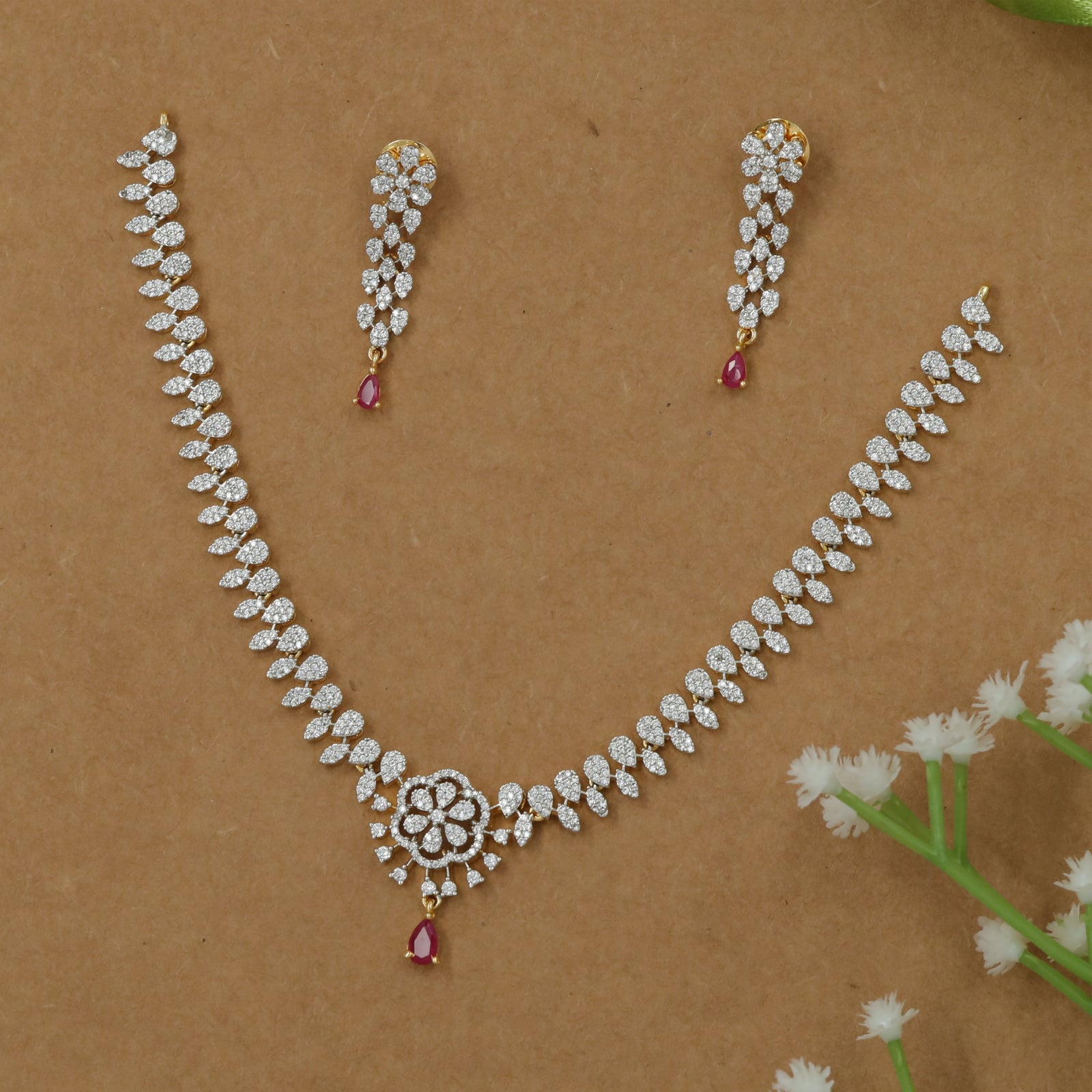 Classic Statement Necklace with Leaf Motif Flow