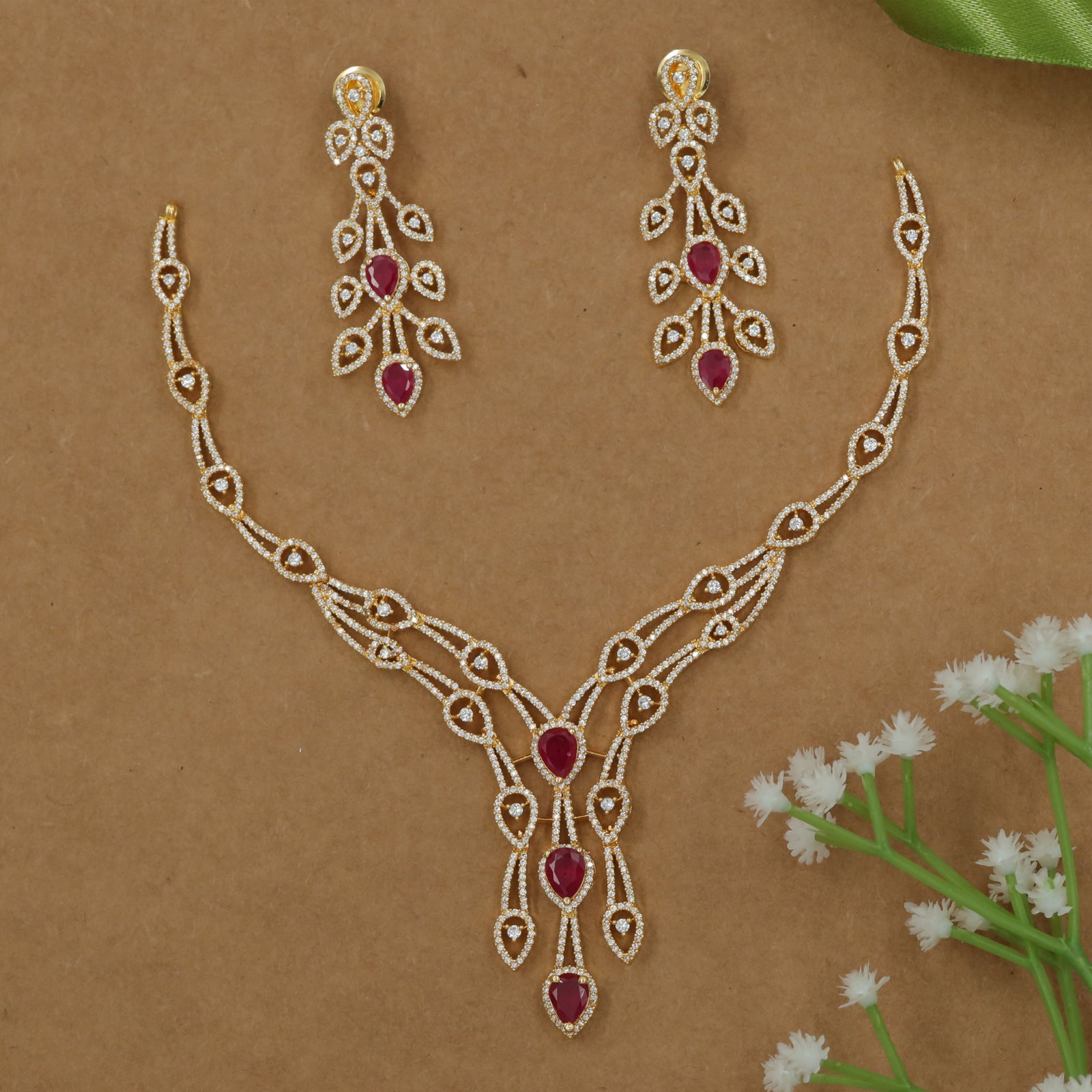 Dual-Tone Pear Drop Necklace Set with Interlinked Teardrop Framework