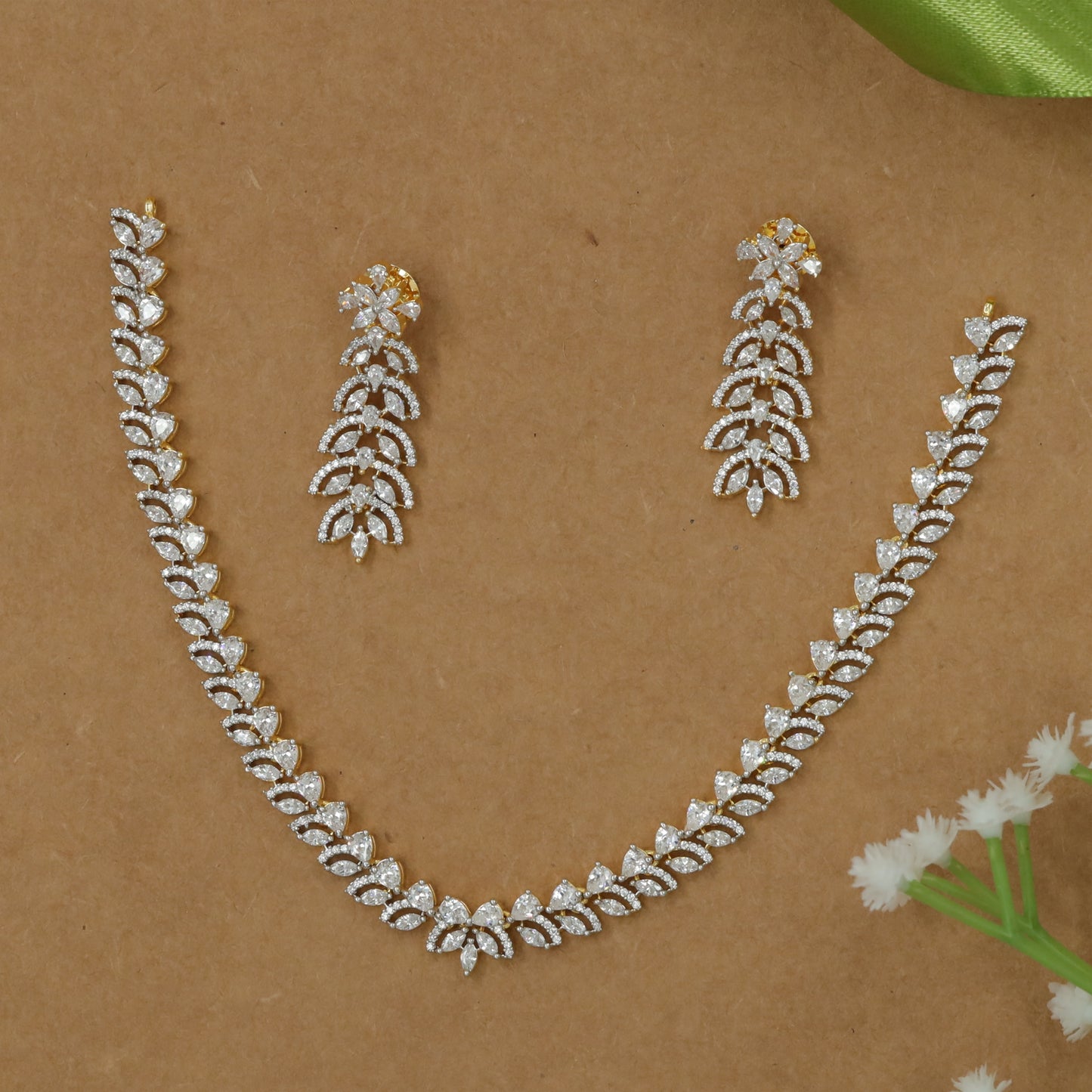 Elegant Necklace with Curved Leaf Alignment