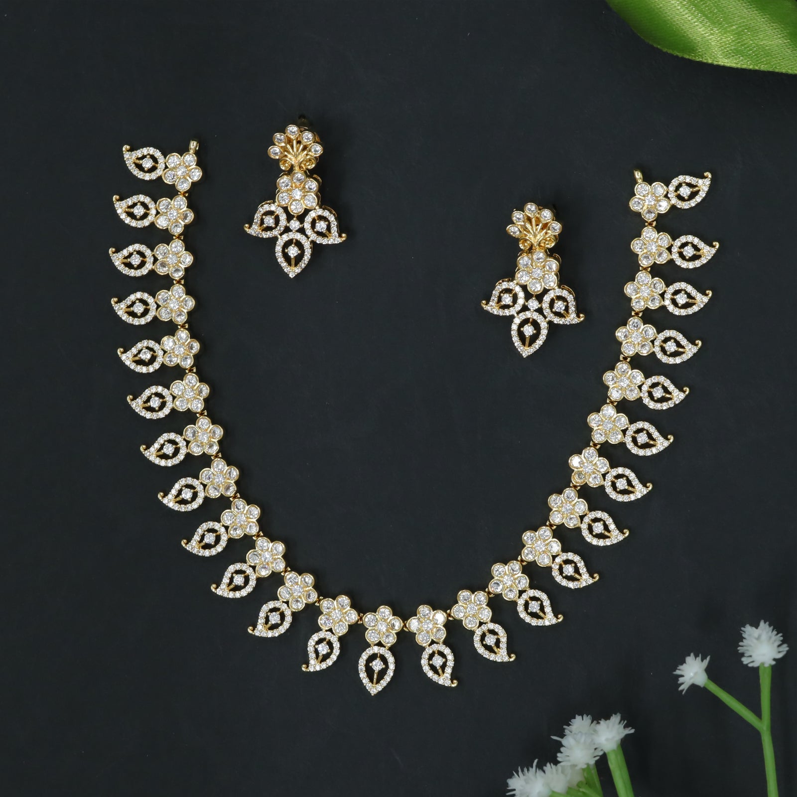 Classic Pattern Necklace Set with Floral Links and Leaf Drops