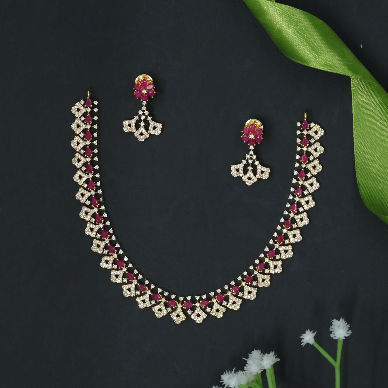 Sculpted Lattice Design Necklace with Rhythmic Drop Elements