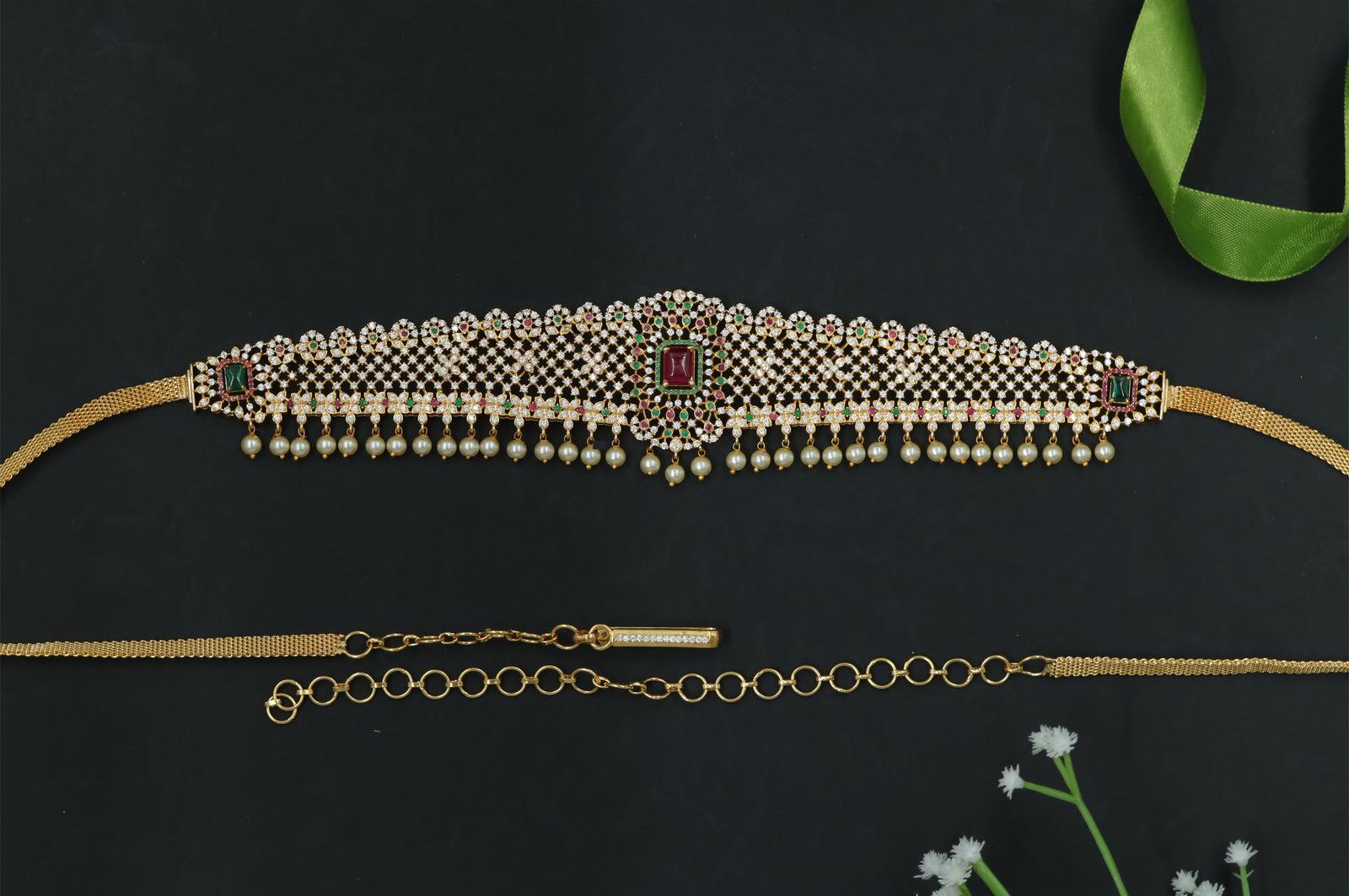 Broad Silhouette Waist Belt with Structured Stone Pattern