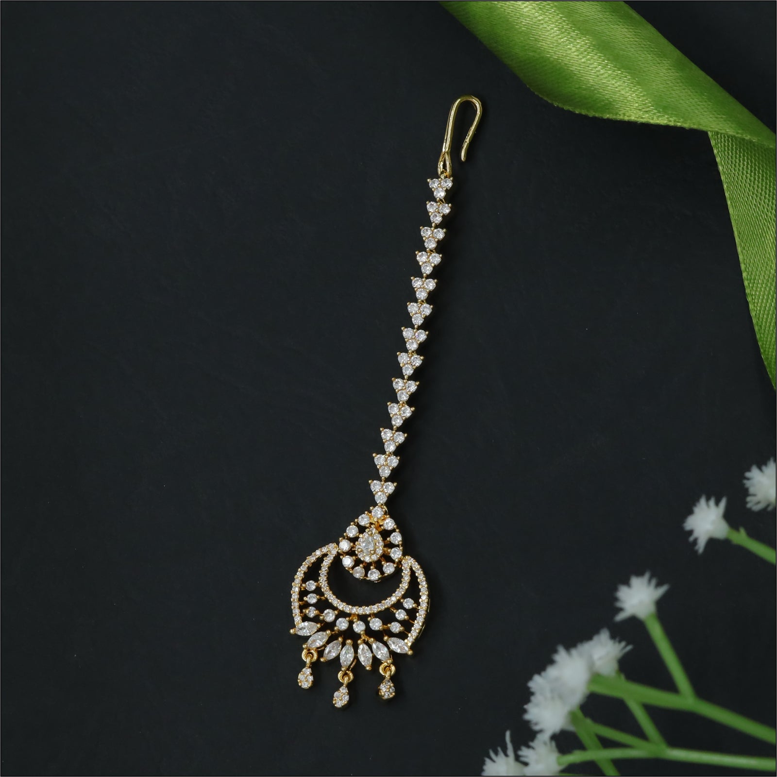 Silhouette Tikka with Radiant Crescent End