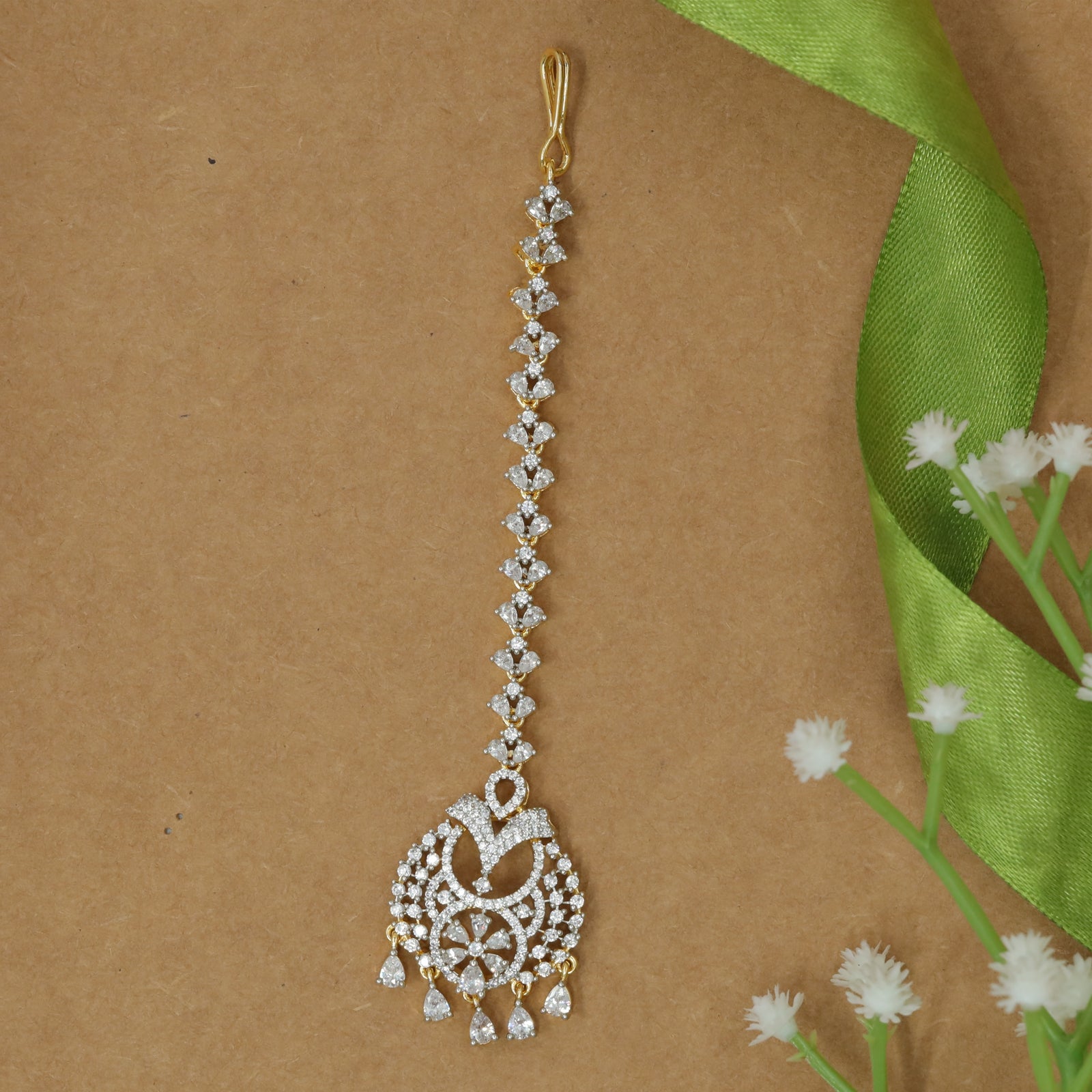 Vertical Floral Link Tikka with Curved Framed Base