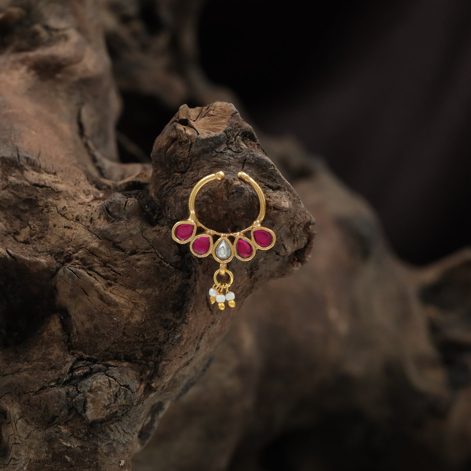 Front-Focused Multi-Stone Jadau Nose Ring