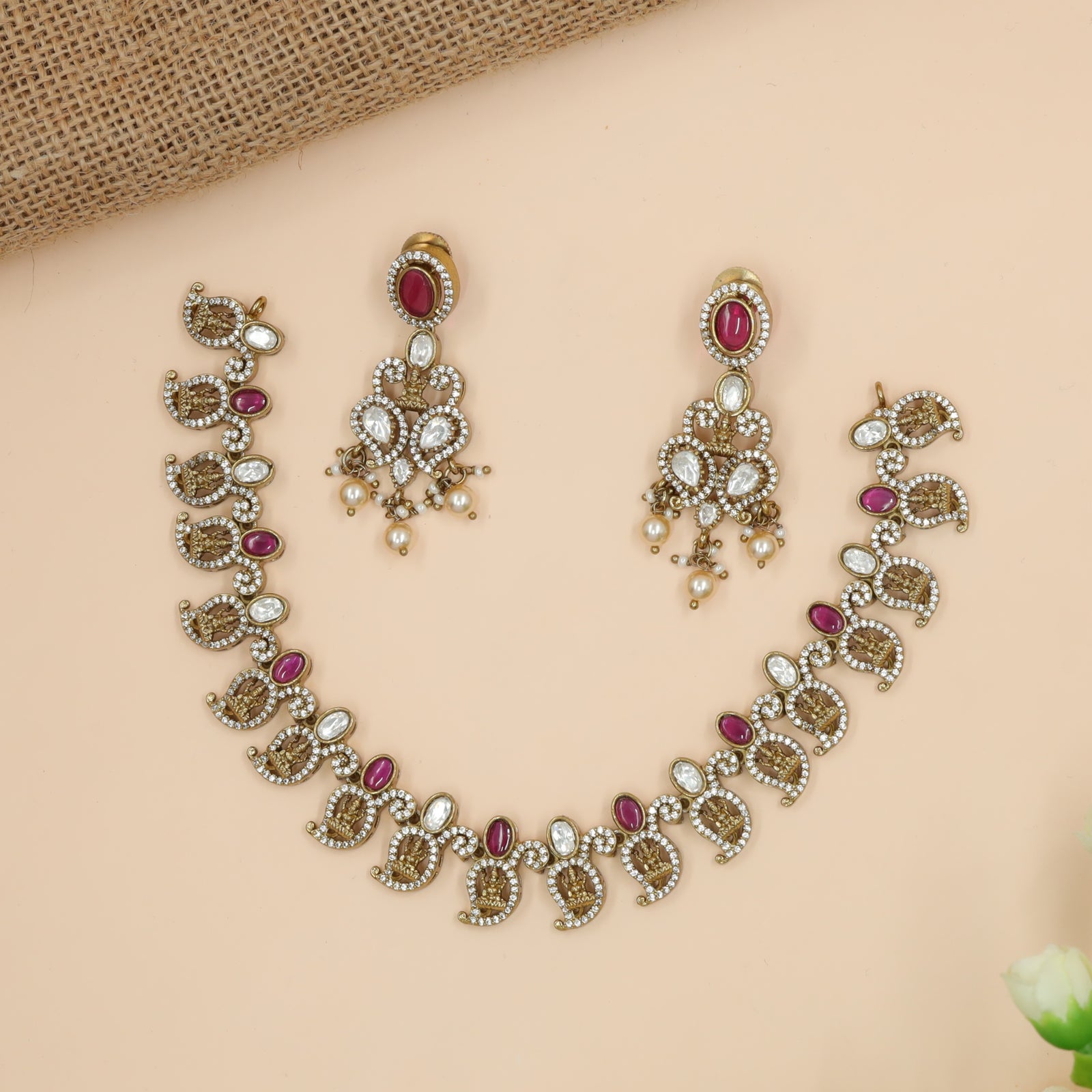 Stone-Rich Paisley Victorian Necklace Design