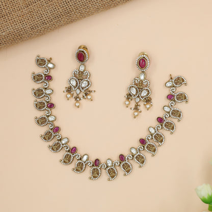 Stone-Rich Paisley Victorian Necklace Design