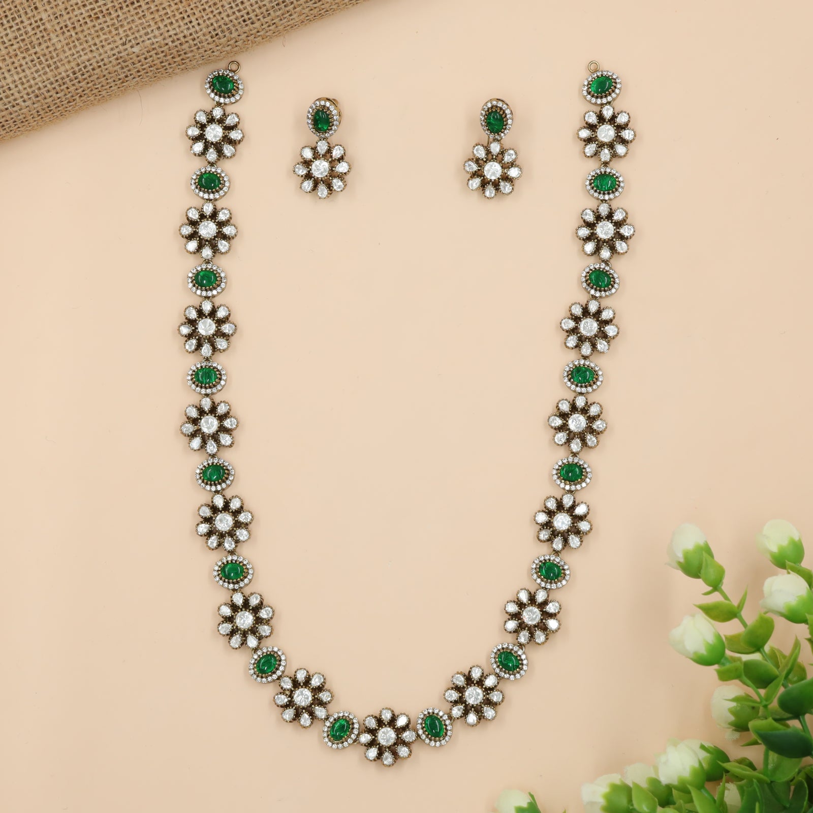 Oval-Linked Victorian Necklace with Continuous Floral Pattern
