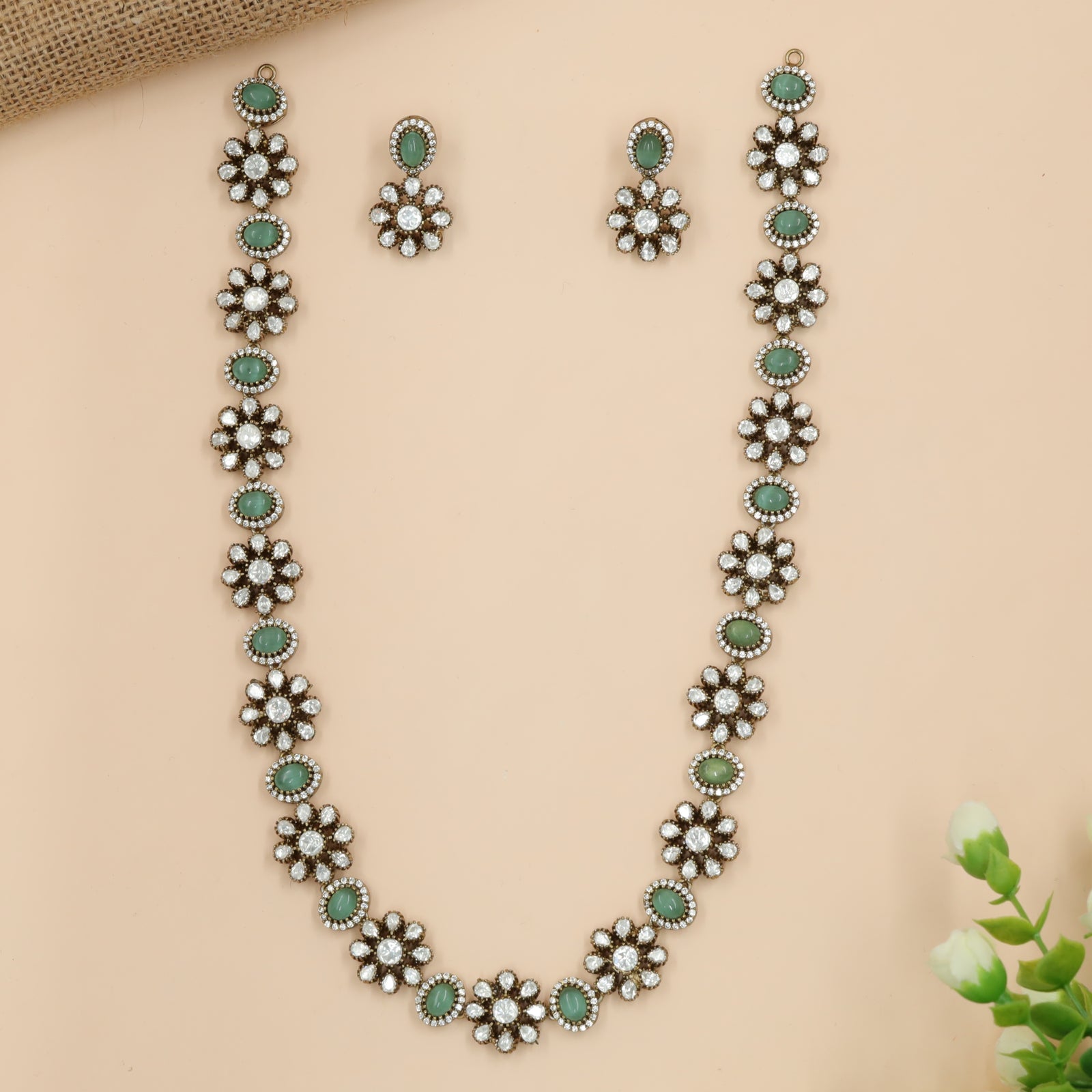 Oval-Linked Victorian Necklace with Continuous Floral Pattern