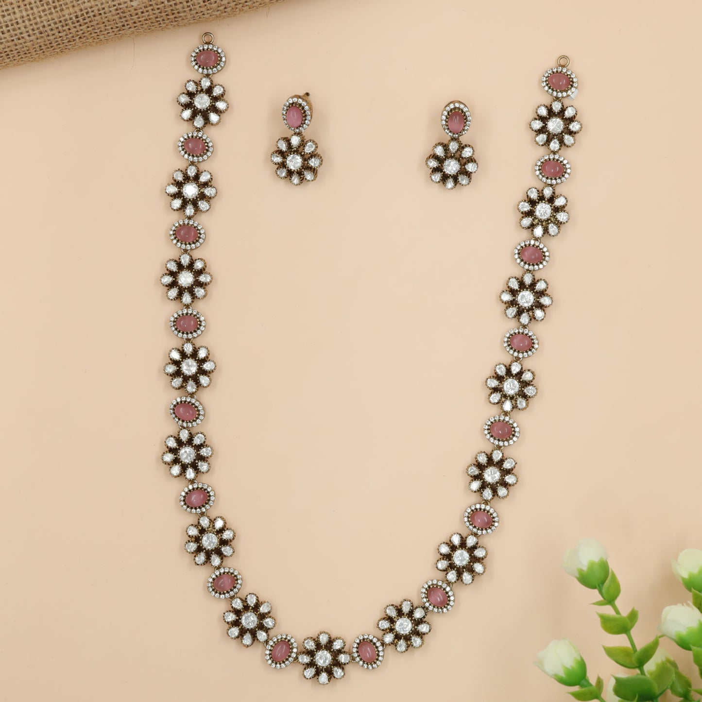 Oval-Linked Victorian Necklace with Continuous Floral Pattern