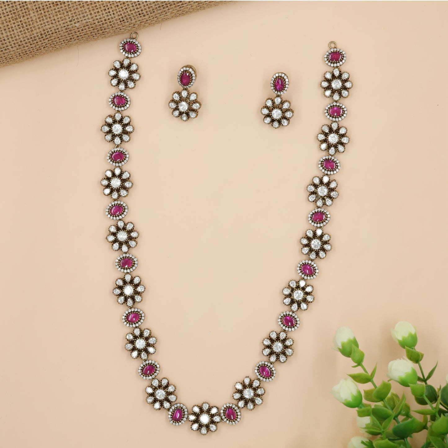 Oval-Linked Victorian Necklace with Continuous Floral Pattern