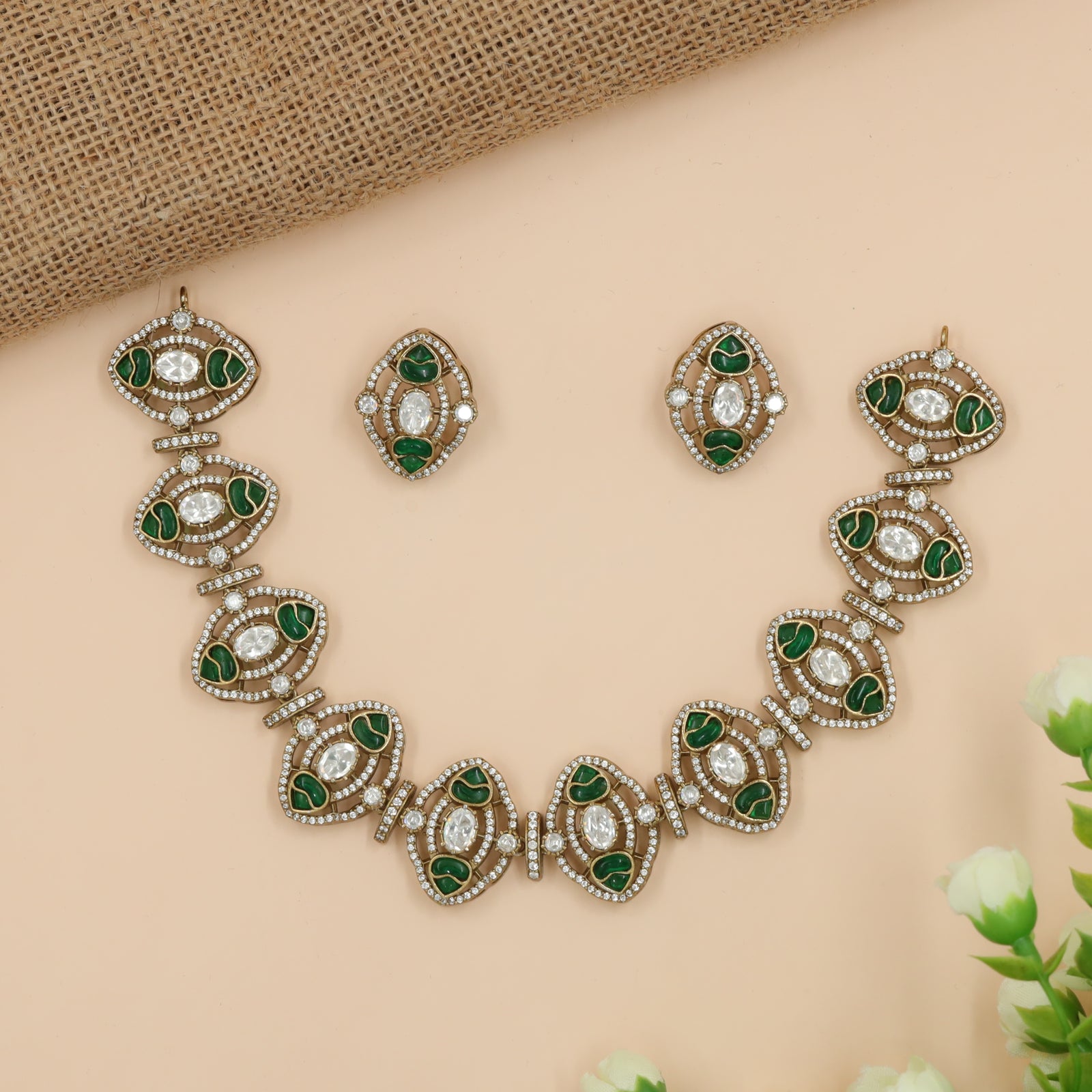 Victorian Necklace Showcasing Oval Frames and Central Stone Forms