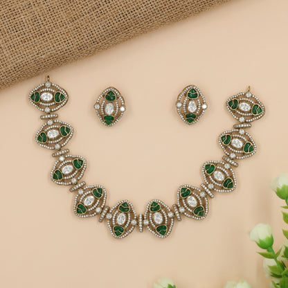 Victorian Necklace Showcasing Oval Frames and Central Stone Forms