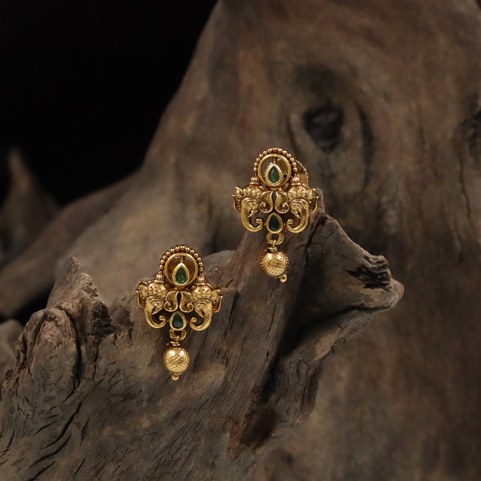 Twin Gaja Crest Stud with Teardrop Stone