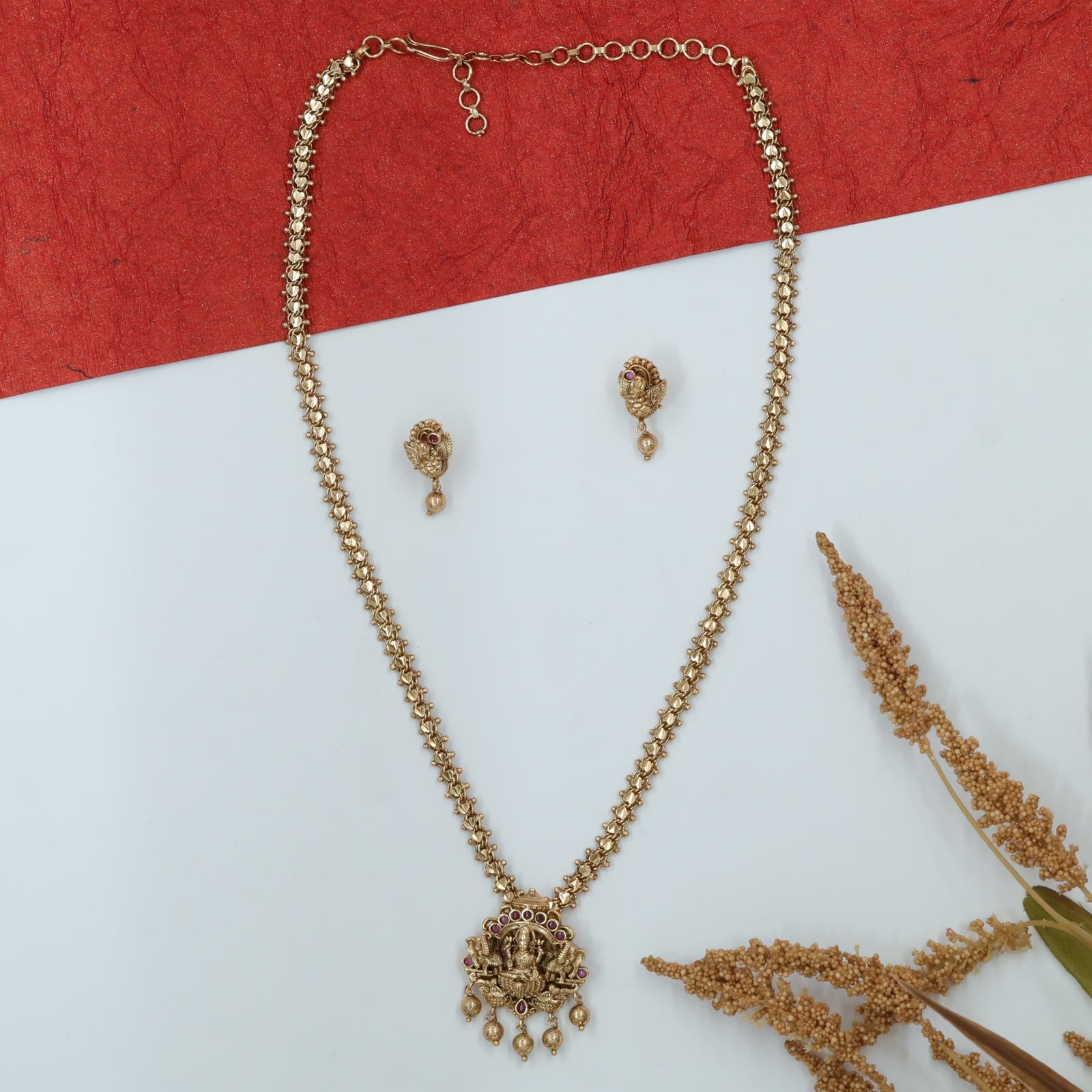Lakshmi with Twin Gaja Relief Chain with Pendant