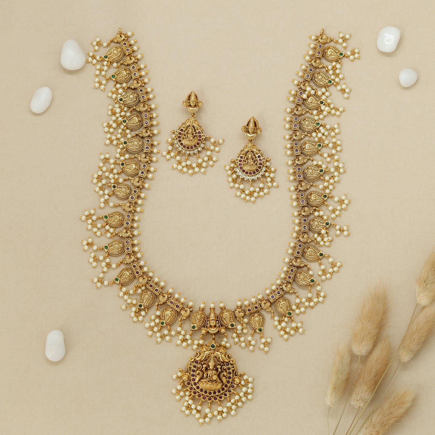 Lakshmi-Venkateshwara Diety Paisley Spine Long Haara with Pearl Canopy