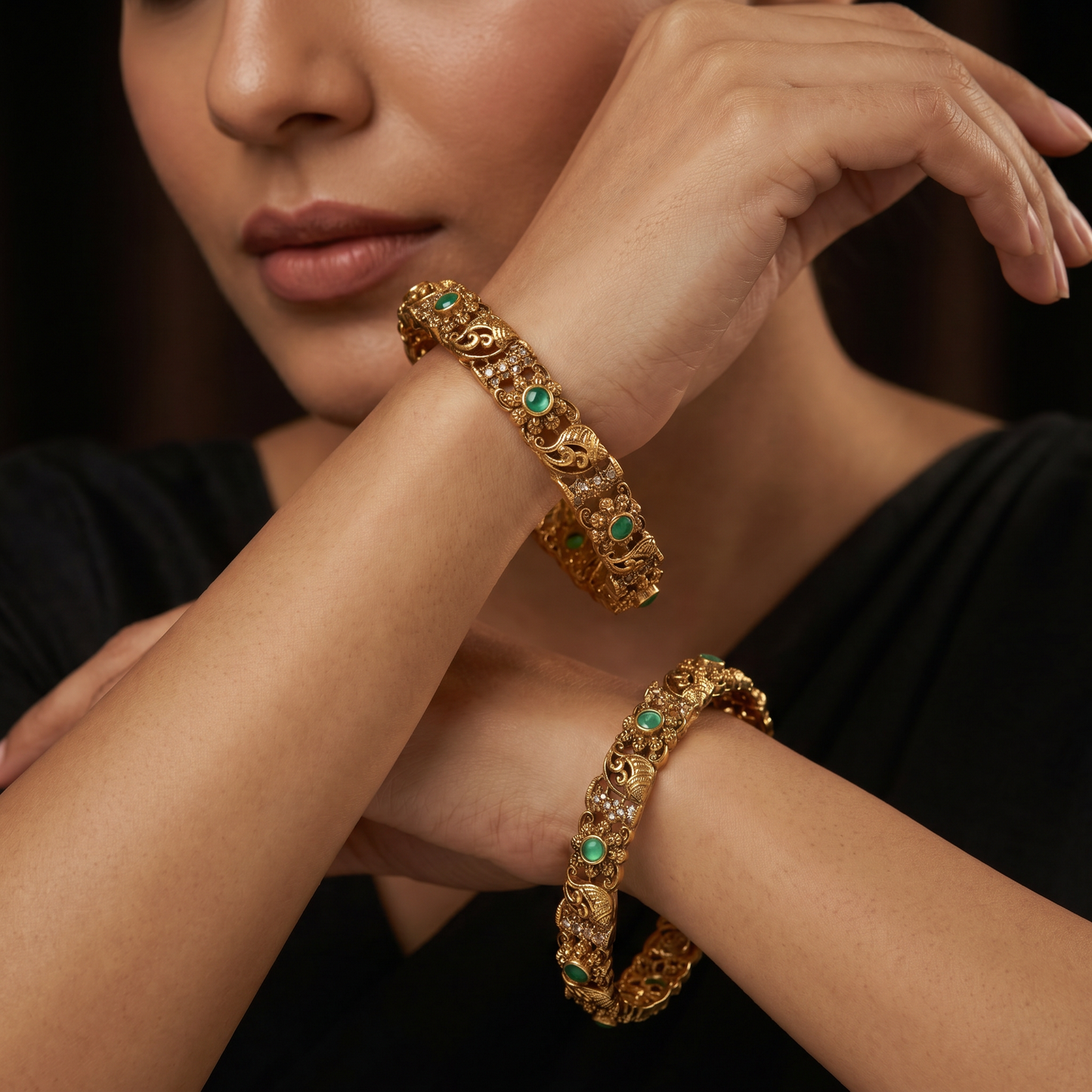 Peacock Crest Pattern Bangles with Circular Accent Stones